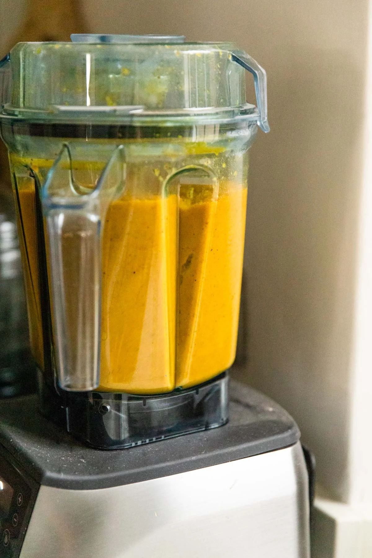 mix roasted carrot and parsnip soup