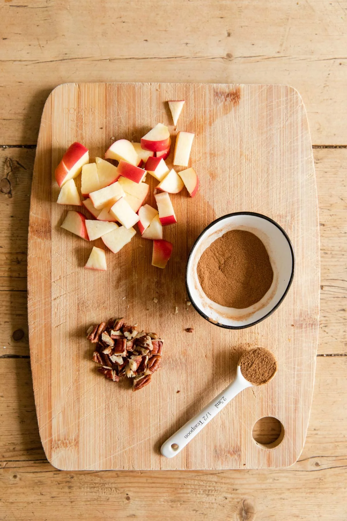 Chopped apples, cinnamon and chopped pecans