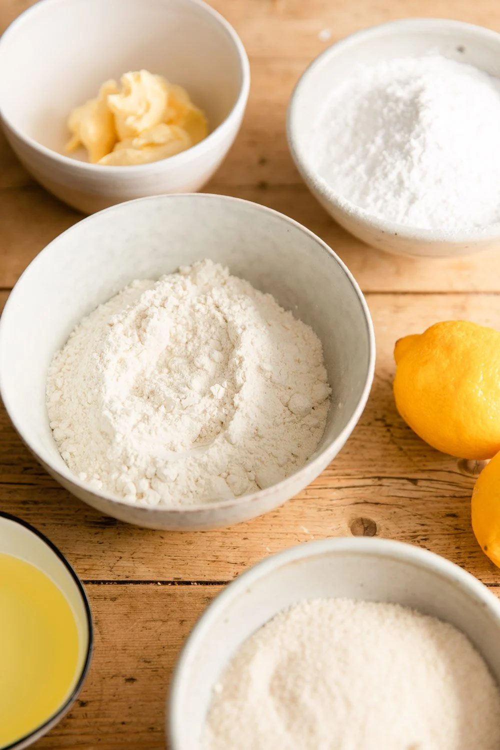 Fluffy Vegan Lemon Traybake - Madeleine Olivia - Vegan Recipes