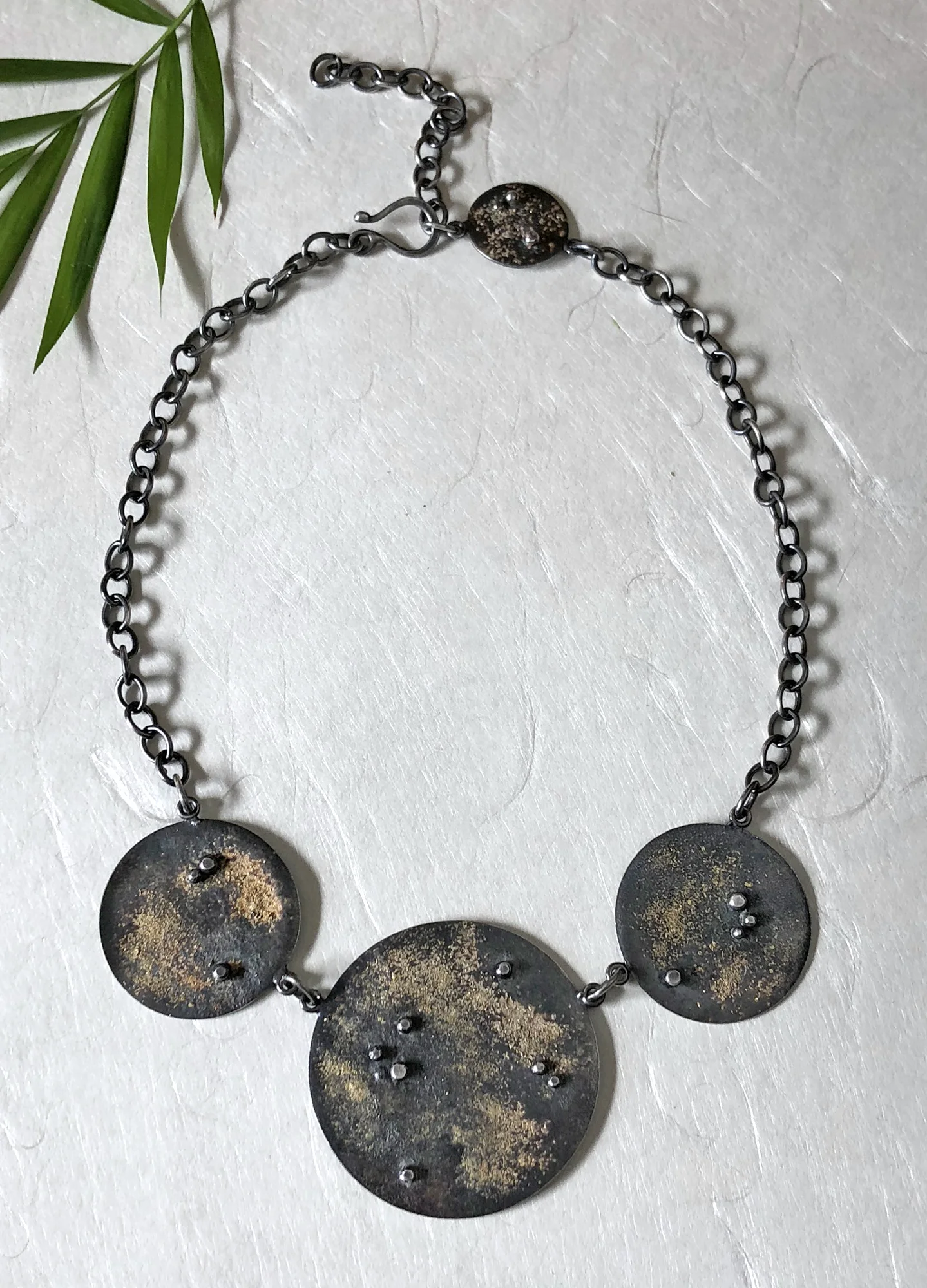 gold-dust-circles-link-necklace-1.jpg