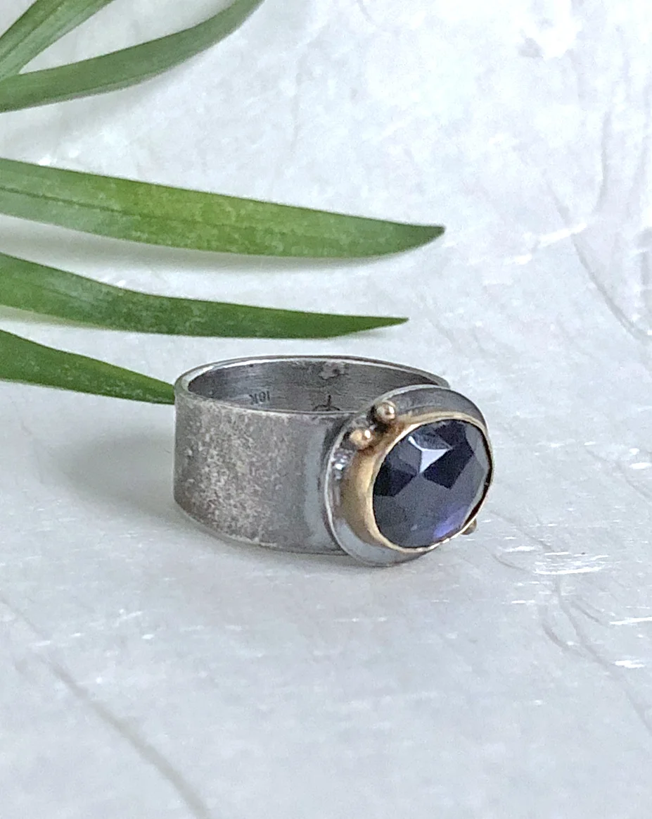 reticulated-iolite-ring-gold-2.jpg