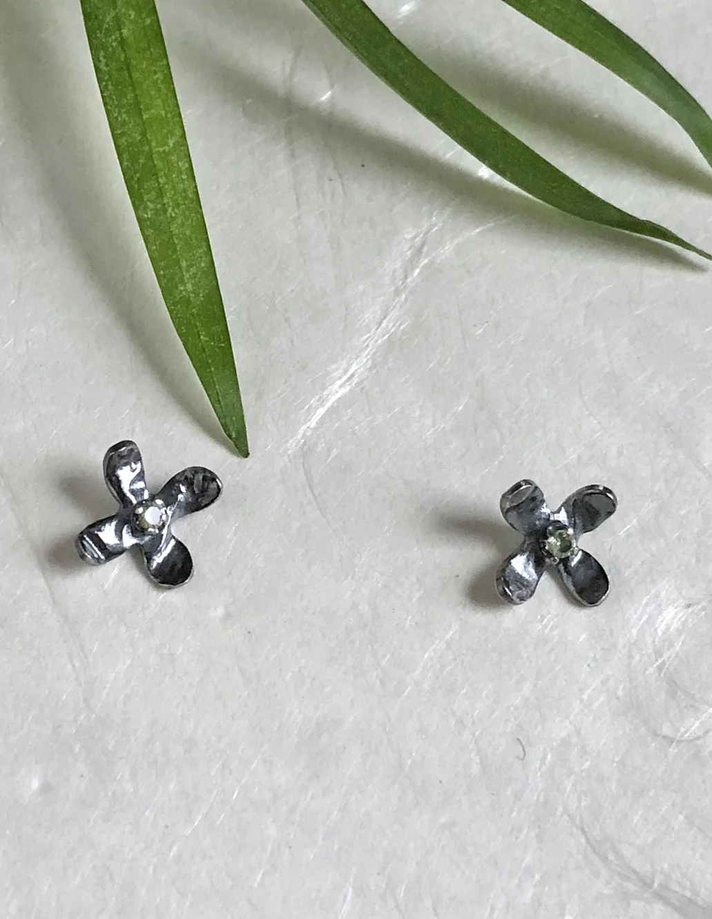 silver-hydrangea-stud-earring-peridot-oxidized-2.jpg