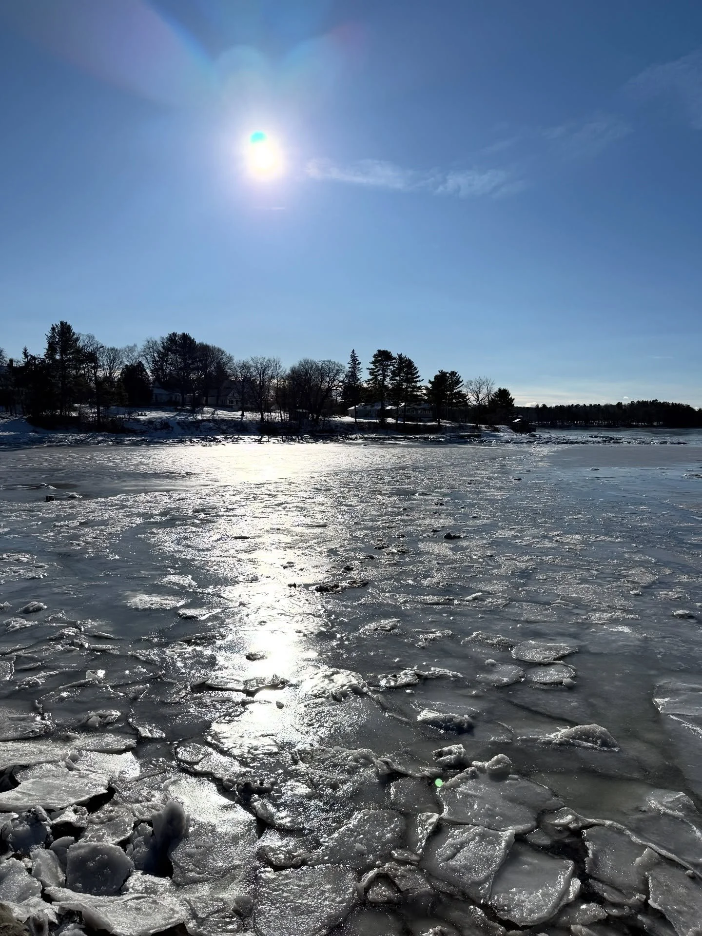 Another crisp bluebird day! Saying goodbye to 2025! 
#grateful #lovemaine #damariscottariver