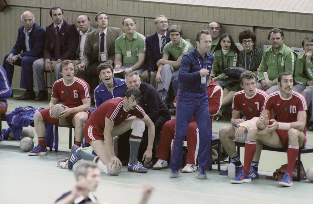 OL special #2: Håndbold og olympiske lege – kold krig, atletaktivisme og idrætspolitik med Stanis Elsborg