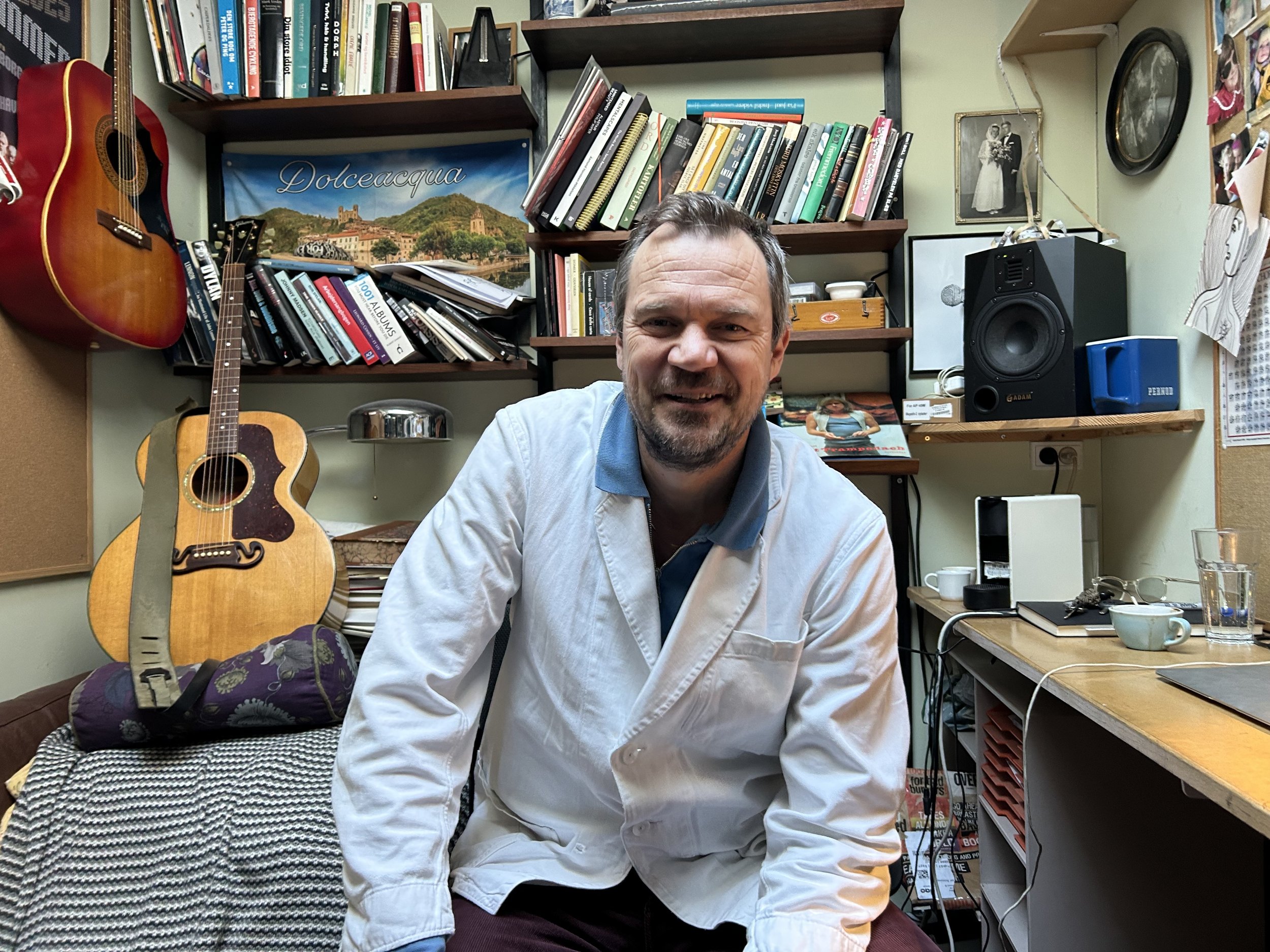 Frygten for en friløber – samtale med Peter Sommer om glæden ved håndbold, om musik …. og om Morten Børup Hallen