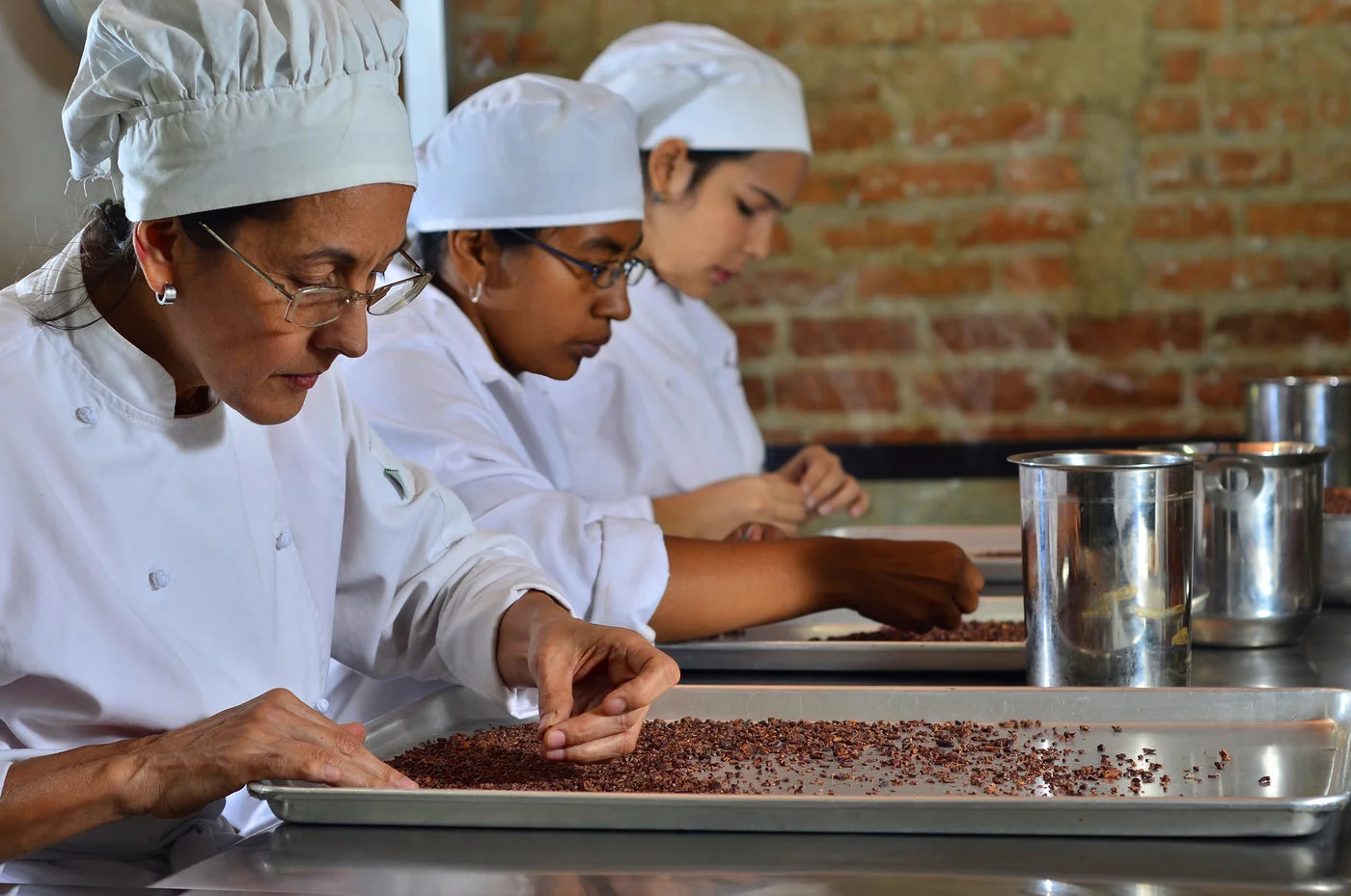How A Venezuelan Chef Is Teaching Women To Make Chocolate And Money