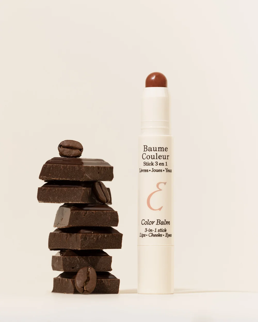 Baume Couleur Mocha junto a chocolate y café