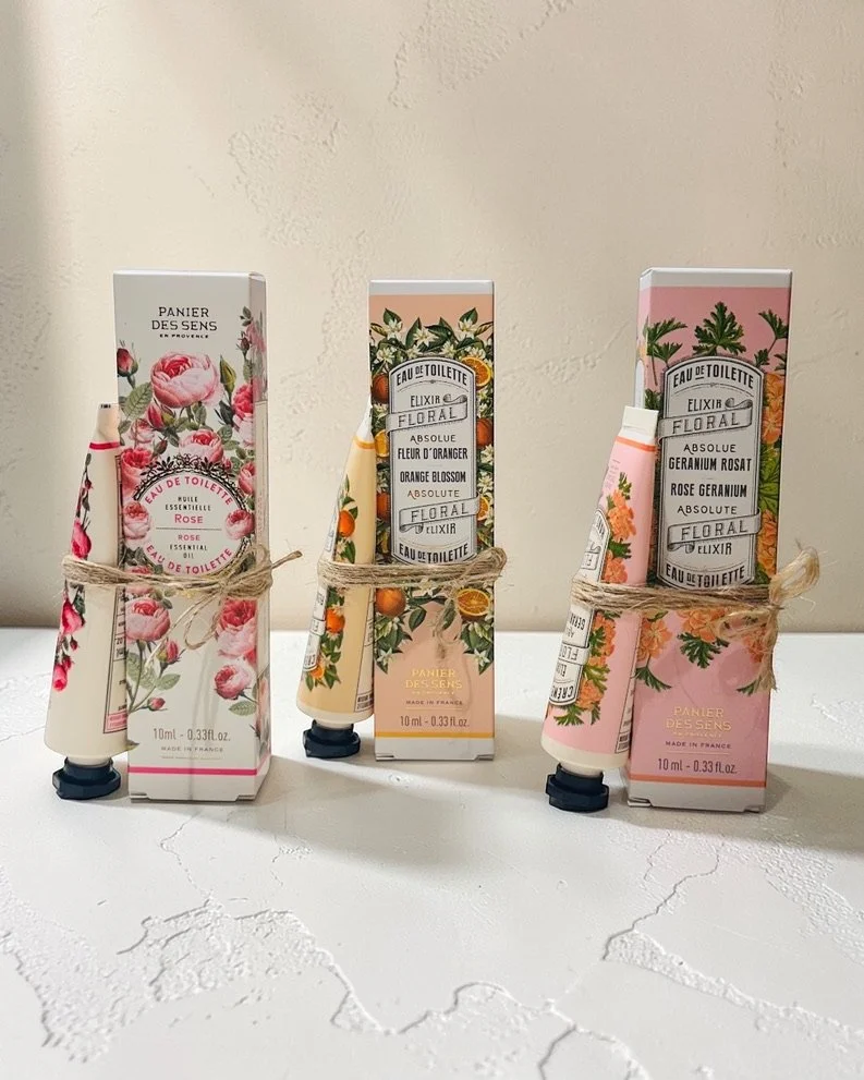 25 Aniversario- Roll-on EDT 10ml. Crème Mains 30ml. 
PVL 9,26€ / PVPR 16,00€ 
Pedido 6+1:55,56€ Pedido 12+3: 111,12€