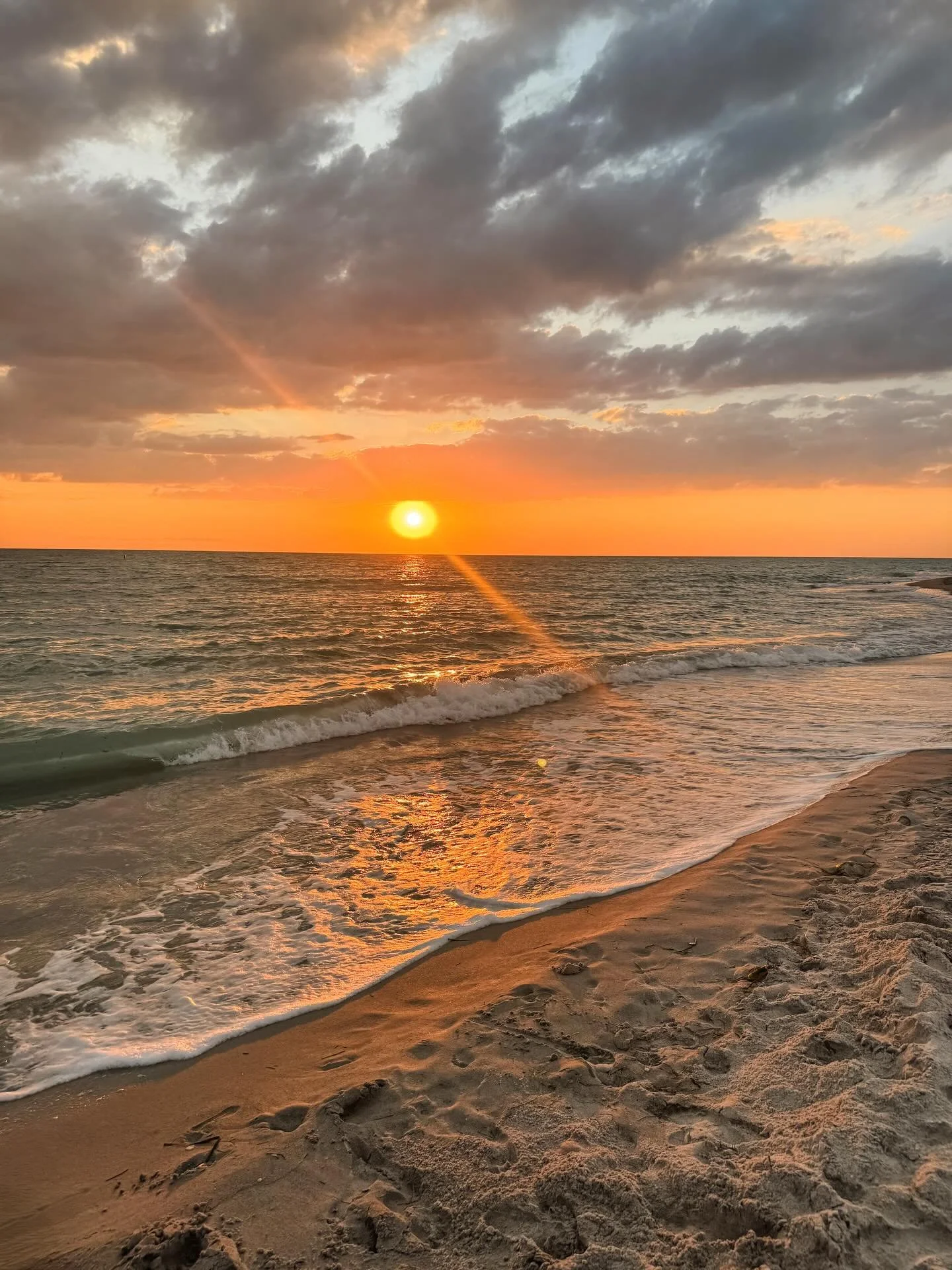 Florida.
Gosh I love you. You are always worth the 22 hour drive.

We are back to Rhode Island, print orders will be sent out and painting will commence today 💙.