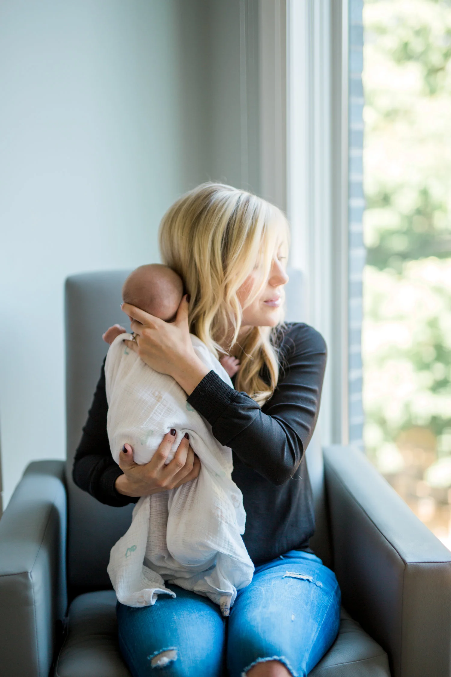 DanielleGirouxPhotography_AnnaJustin_EmmaNewborn8364.jpg