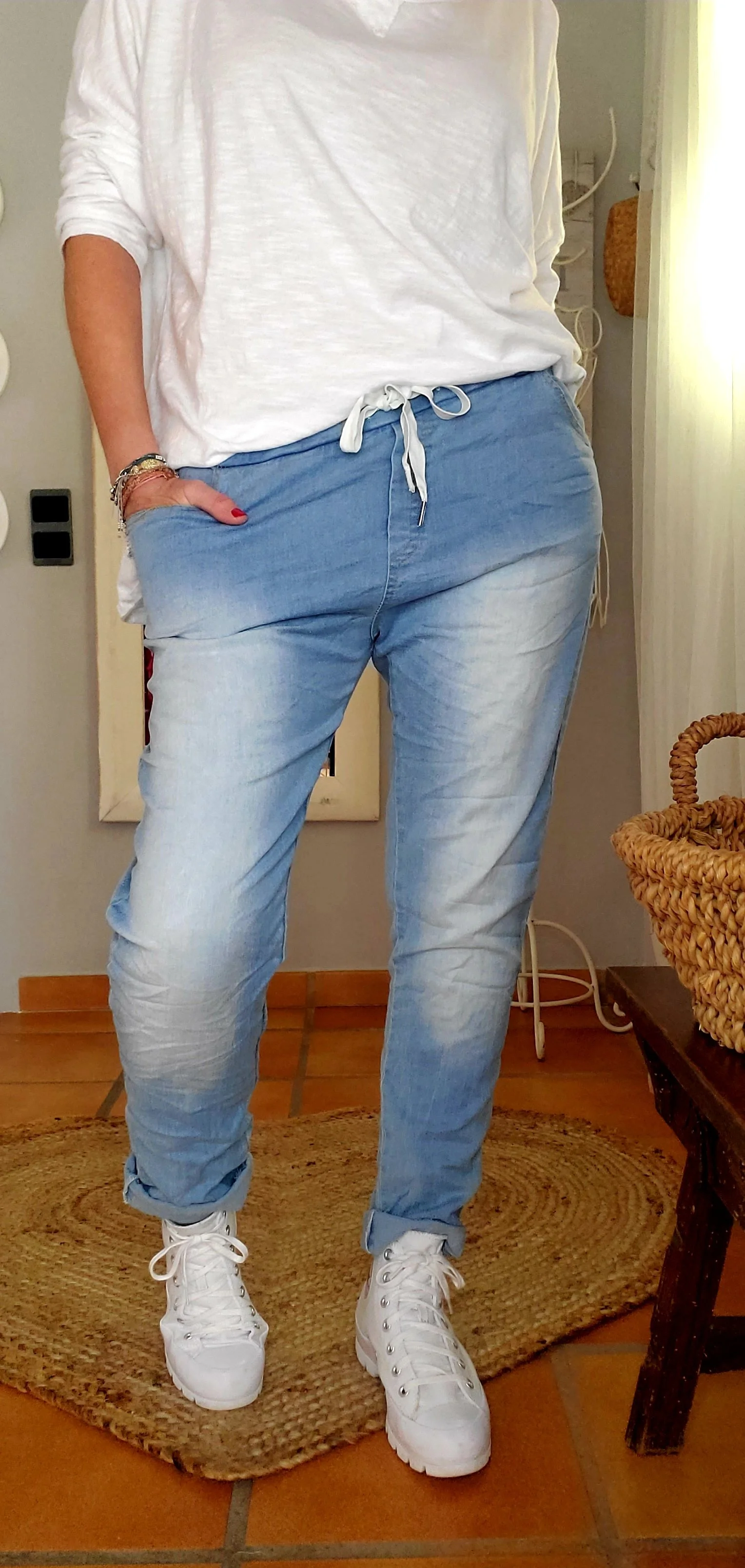 Pantalón tejano vaquero mujer baggy gastado www.manuelamanuelamoda.com  Talla S