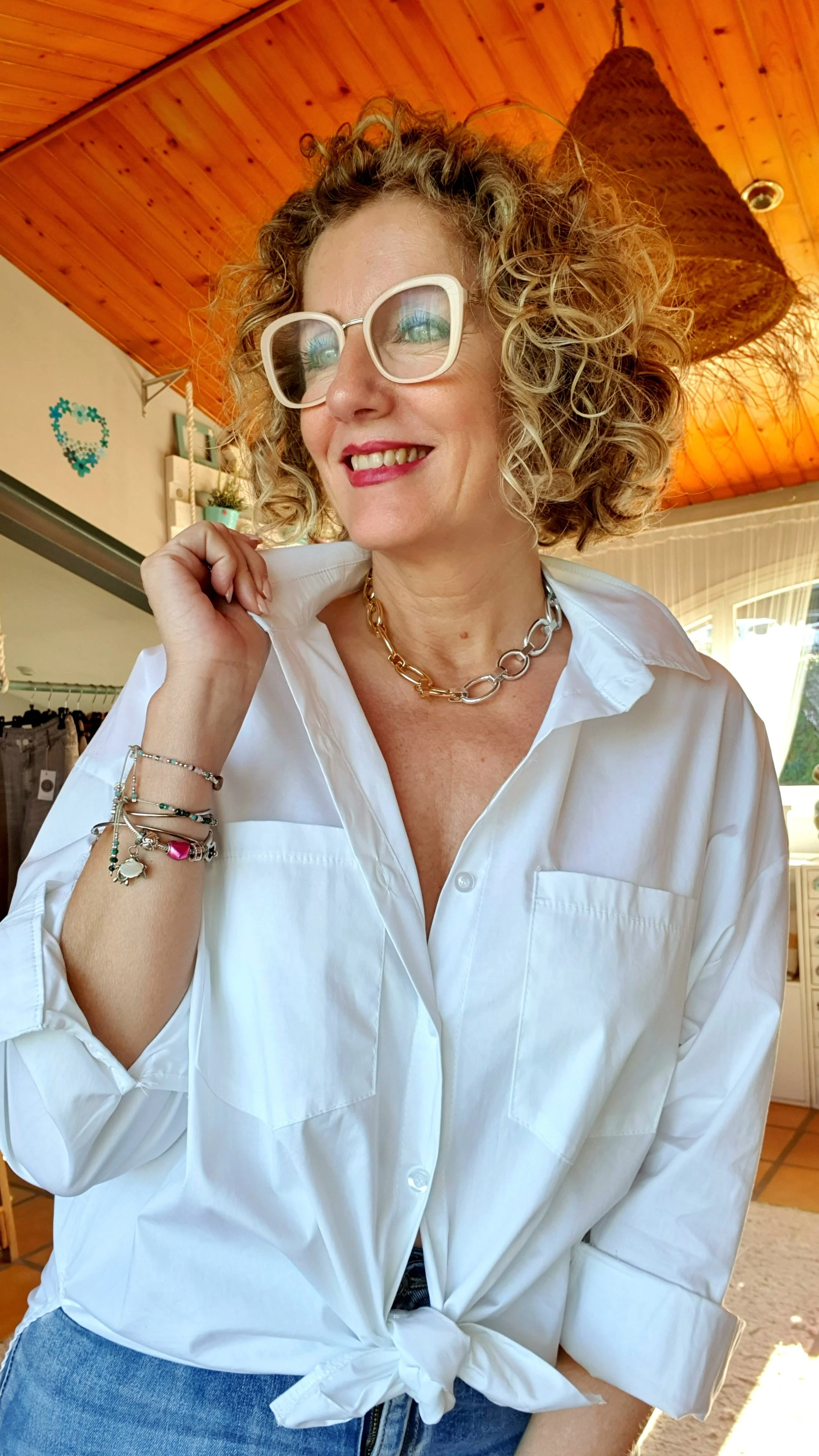 Collar dorado y plateado