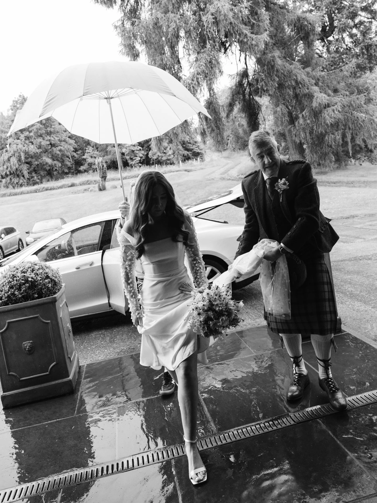 &ldquo;Some of the candid shots are my favourite like me stepping out the car or doing an air gun to someone? Who? I dunno 🤷&zwj;♀️ 😂&rdquo;

The team:
@jadeessonphoto 
@bengreigphotography 
@aswanley
@harryfrasercatering
@ihchumanists
@skaraceilid