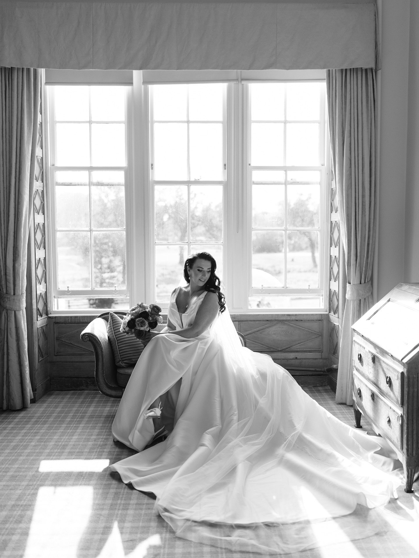 Anna ✨ 

These portraits needed their own spot on the grid 🫶 

The team: 
@jadeessonphoto 
@strucomedia 
@meldrumhouse 
@withthisdressuk 
@flowersbyjudith 
@ms_mitchellscott 
@north_east_events_scotland 
@beautybycaelinforsyth 
@brownsugarbysammilne