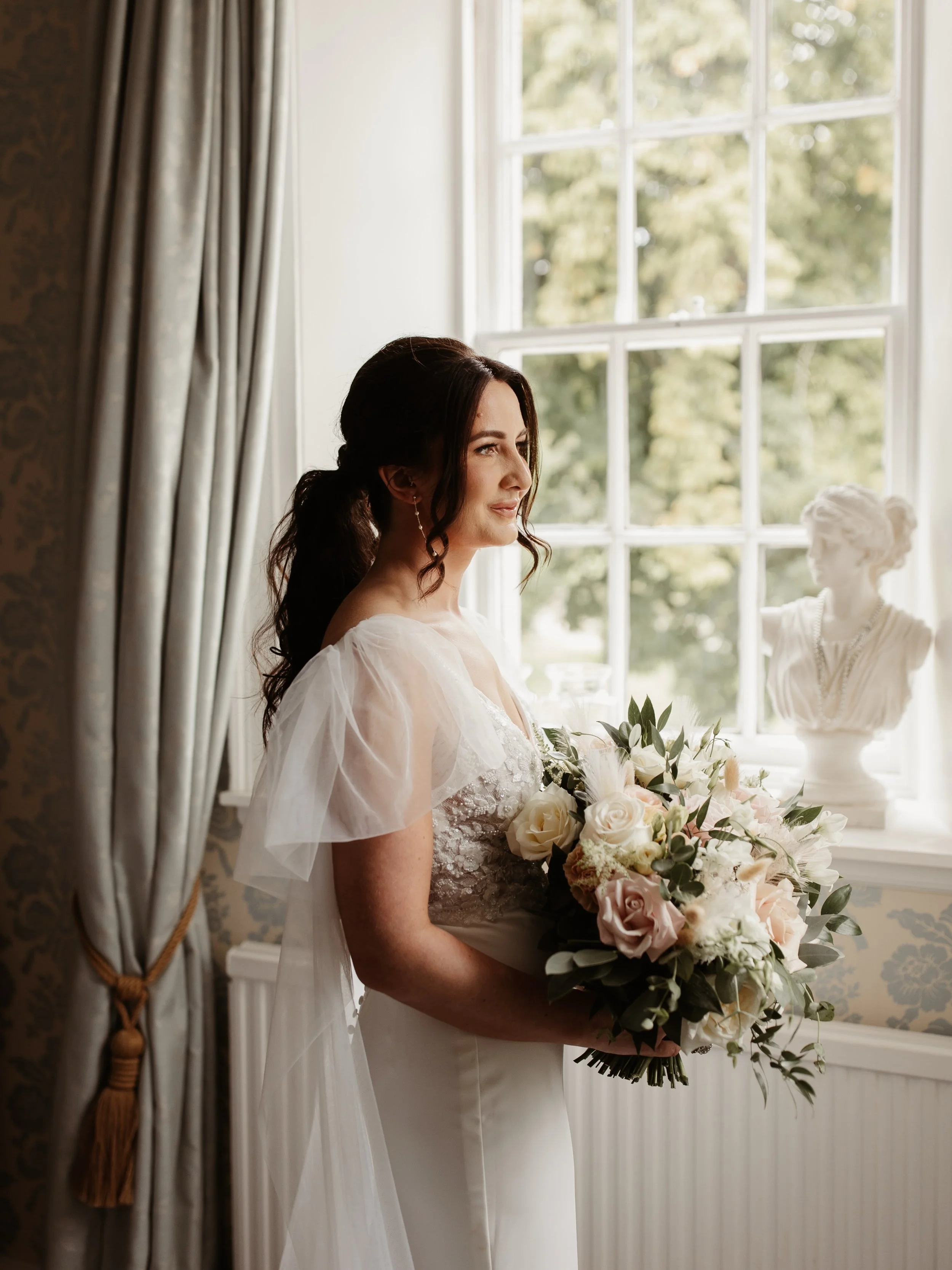 Apparently I blog now, so here&rsquo;s another one full of some tips and tricks for morning prep photos 🤭

What&rsquo;s the best tip you&rsquo;ve ever heard for getting ready in the morning? ✨

https://www.jadeesson.com/blog/2026/5/19/wedding-mornin