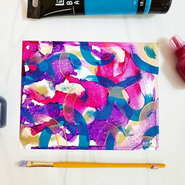 Here's my 2nd experiment with alcohol inks and acrylic paint! This time, the first layer was alcohol ink and the second layer was acrylic paint. I like this combination so much more 😁😁😁 the pink alcohol ink did a bleed a little bit with the gold p