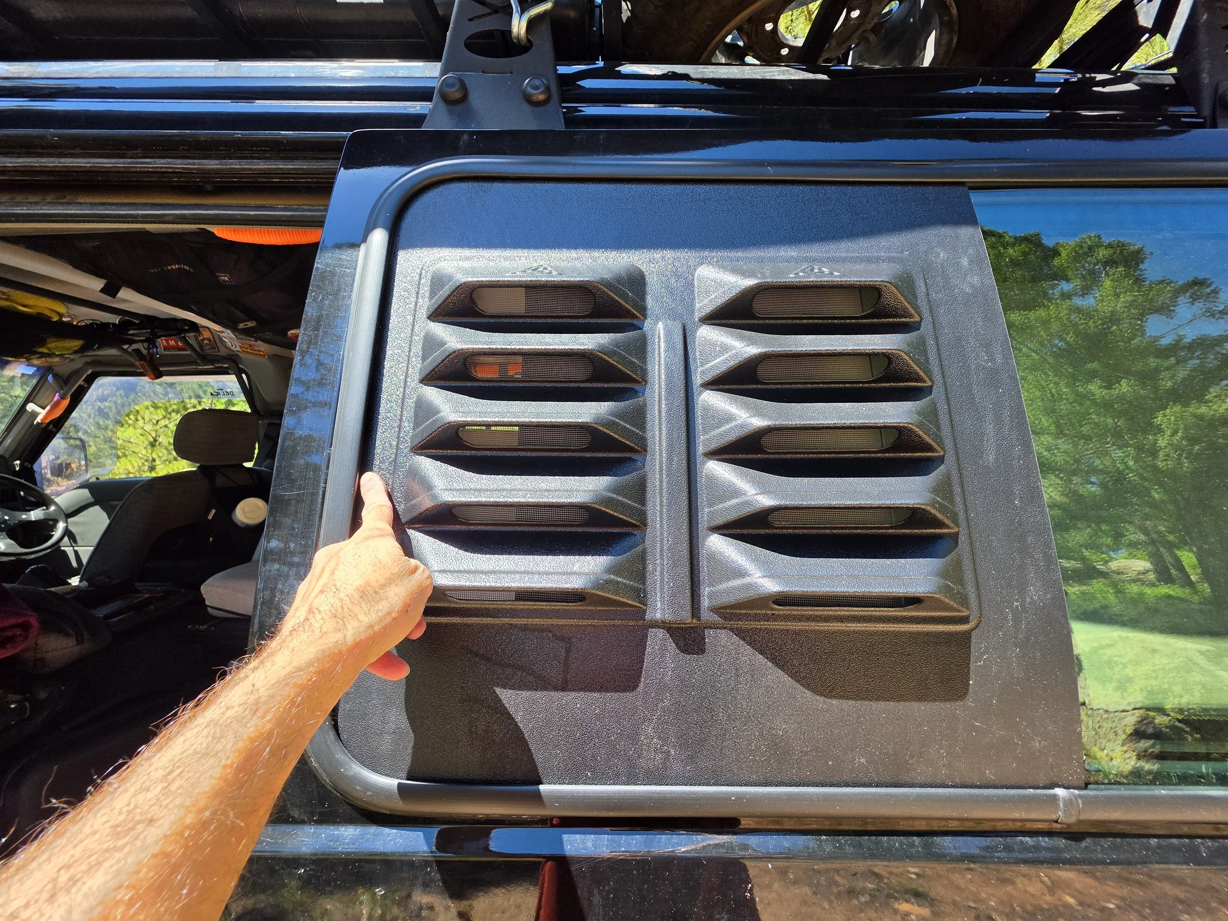 mitsubishi-delica-l300-louvers-apply-here-1.jpg