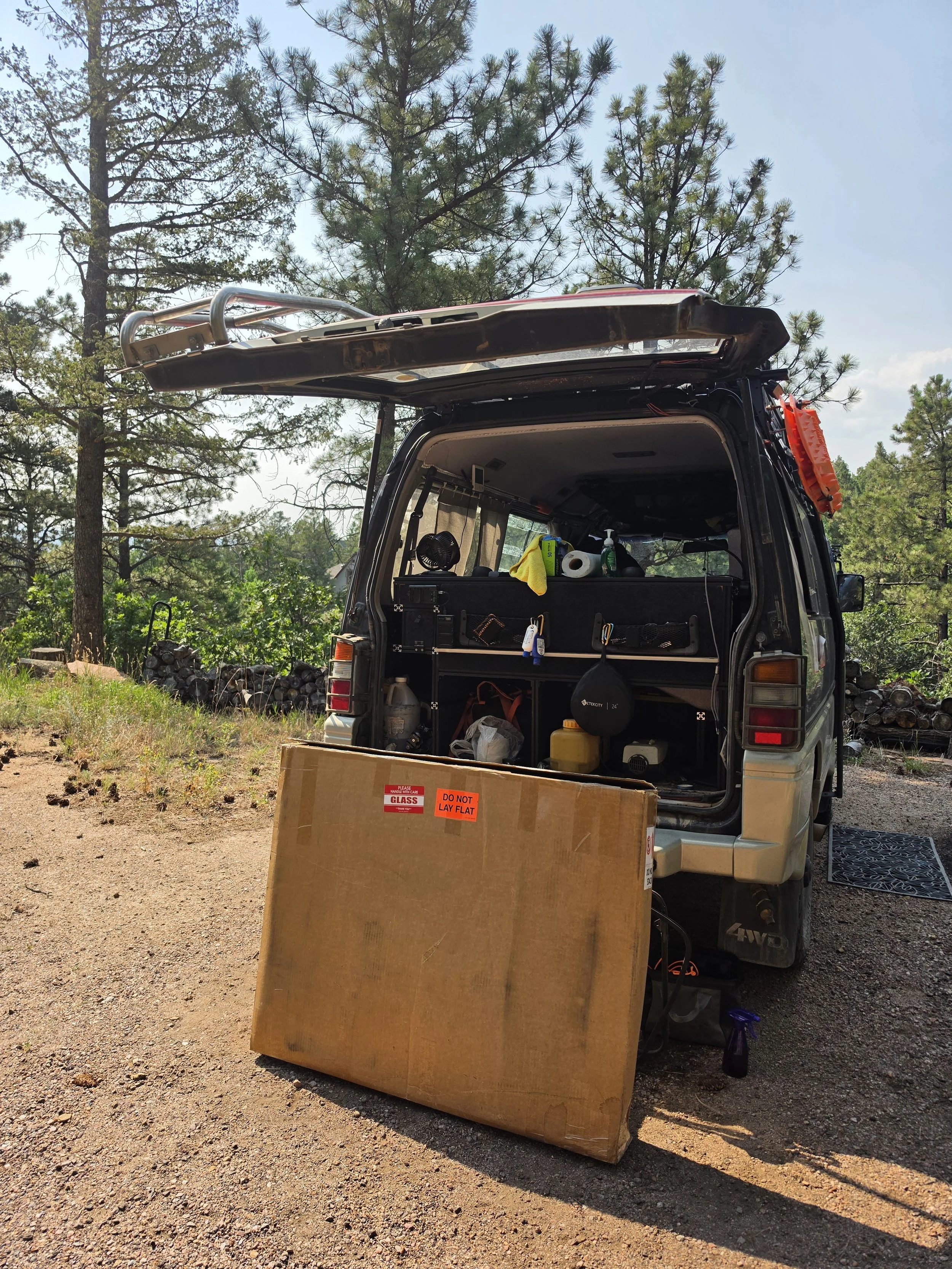Box with two sliding windows inside for the Mitsubishi Delica Lsoo aka the Five Billion Star Hotel