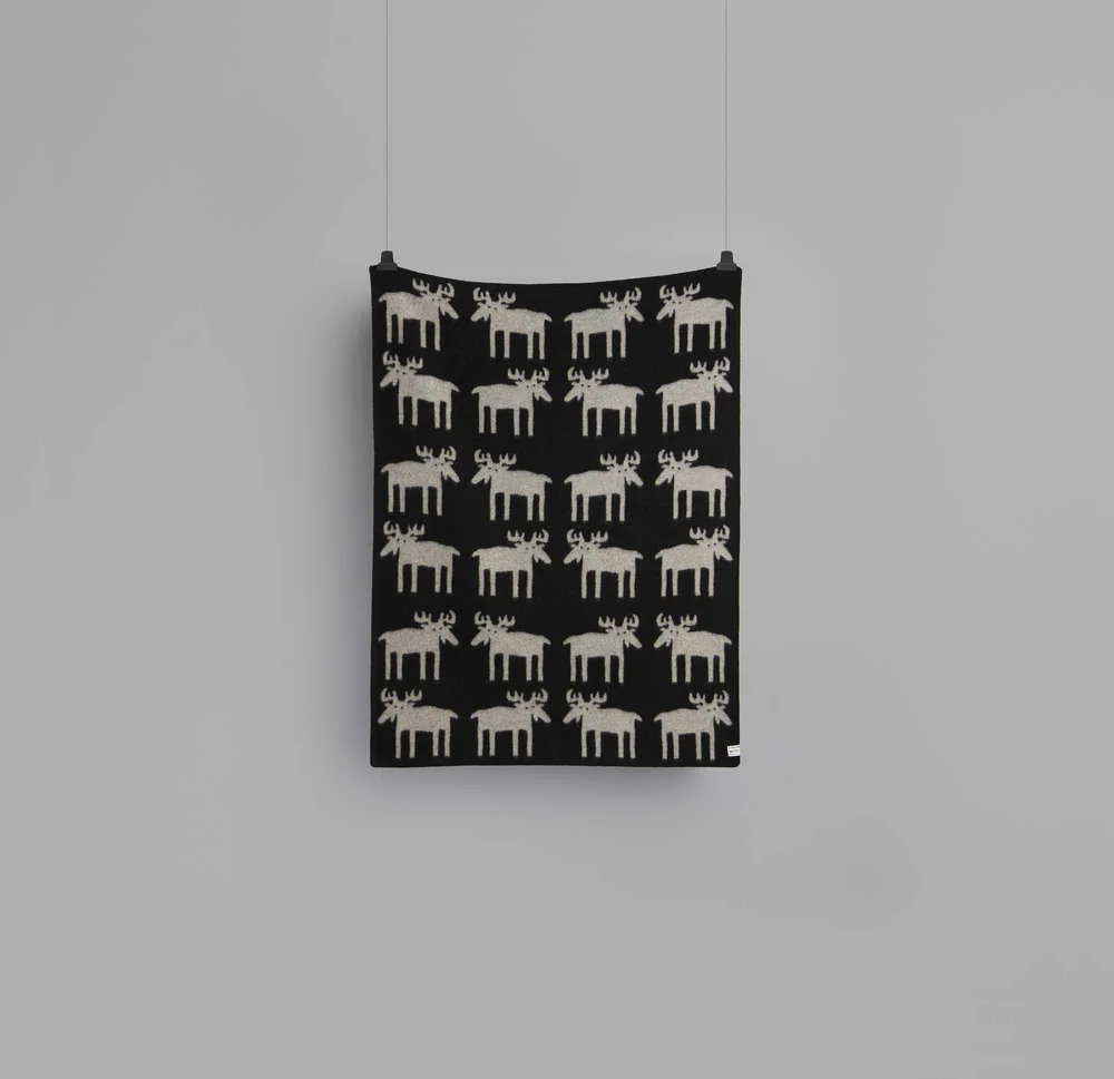 ELG_THROW_GREY-BLACK_62001_BACK_d4e4e04a52bfbdbeab5ba4d2cf1d1390.jpg
