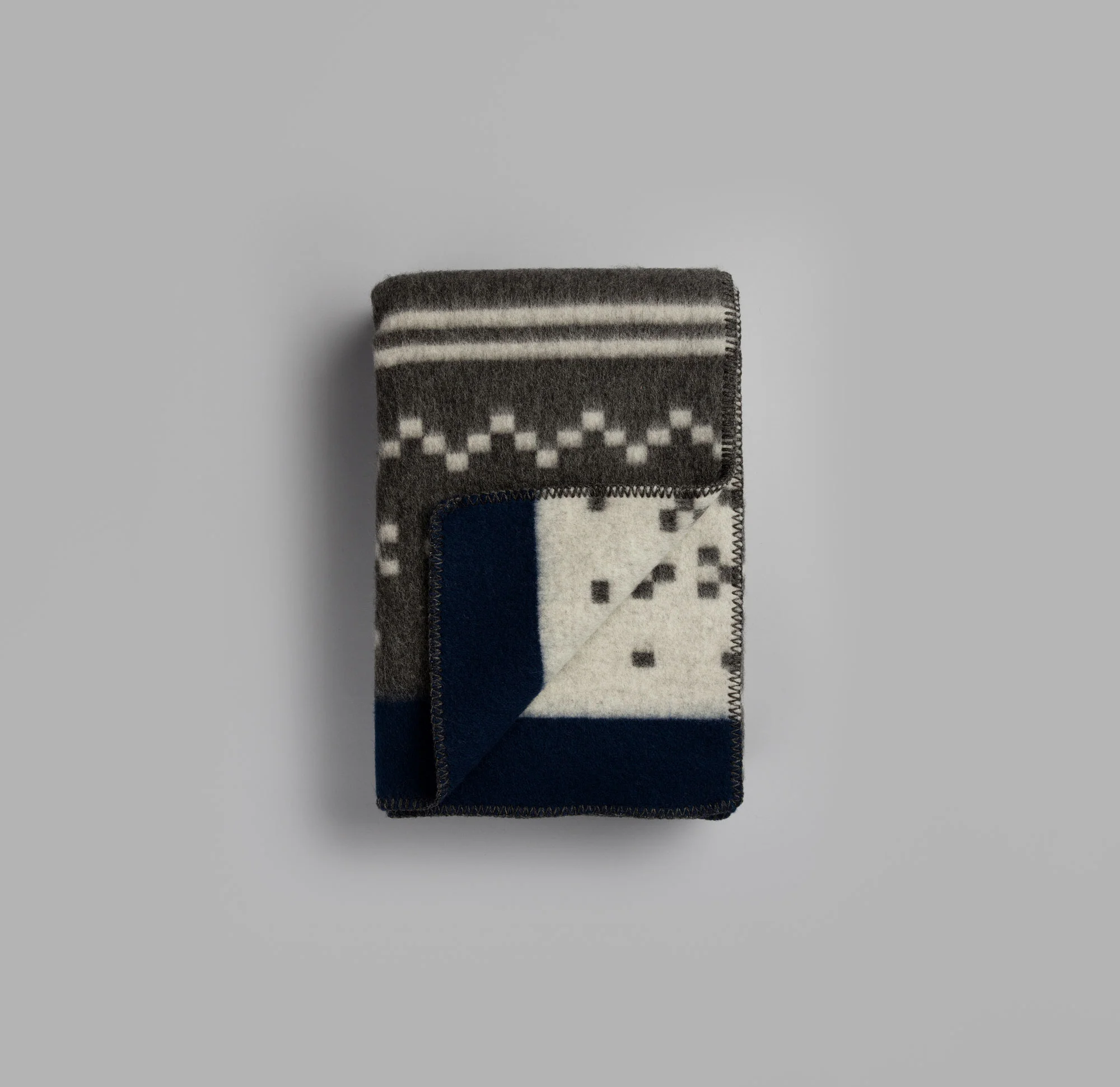 SETESDAL_THROW_GREY_5101.jpg