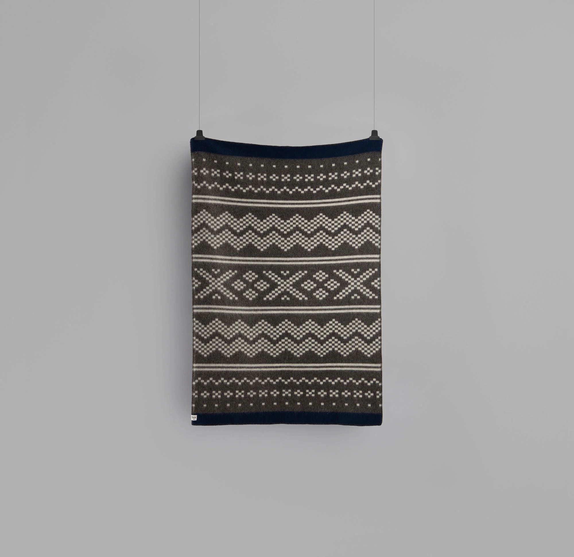 SETESDAL_THROW_GREY_5101_FRONT.jpg