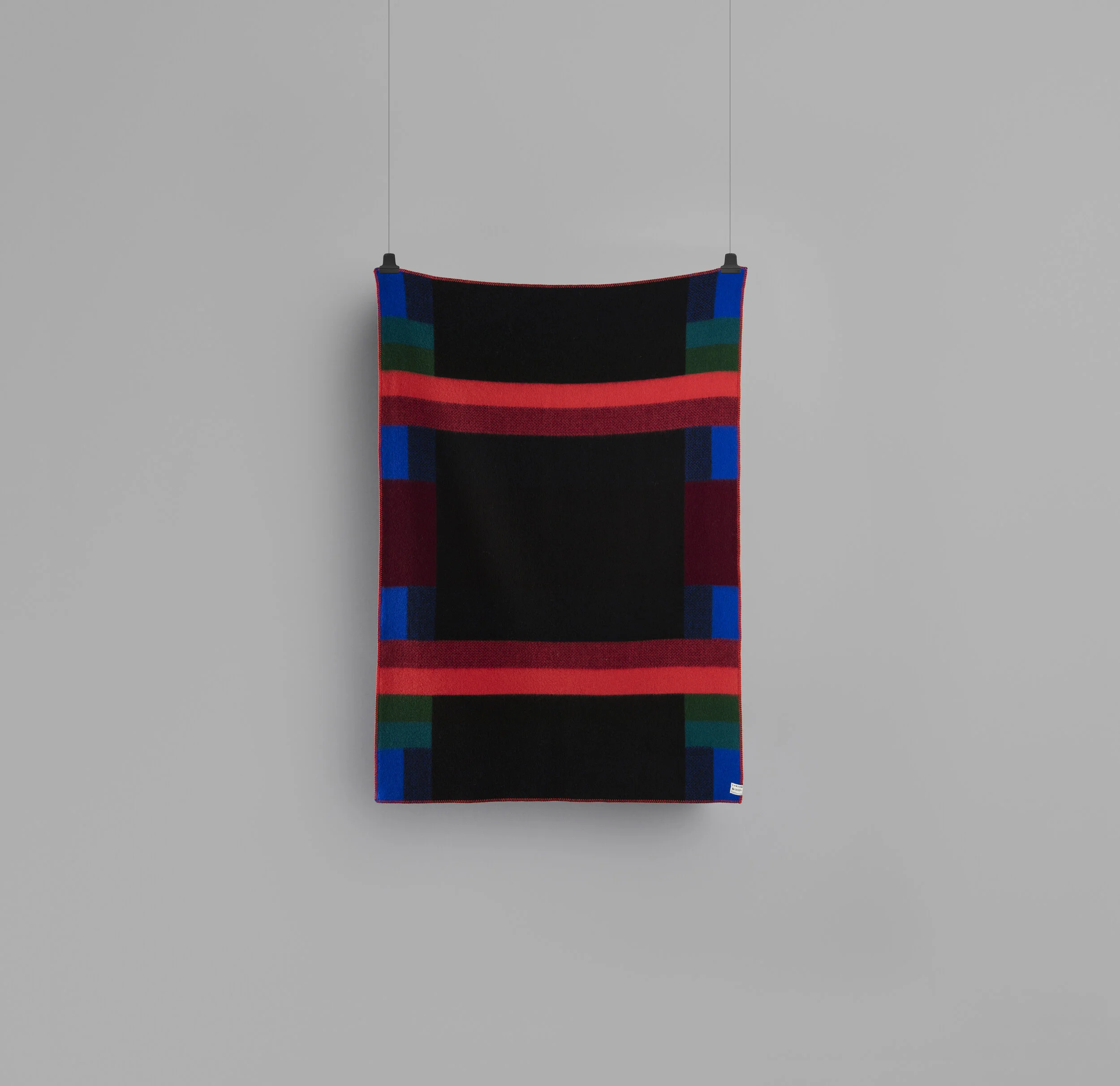 MIKKEL_THROW_DARK_3751_BACK.jpg