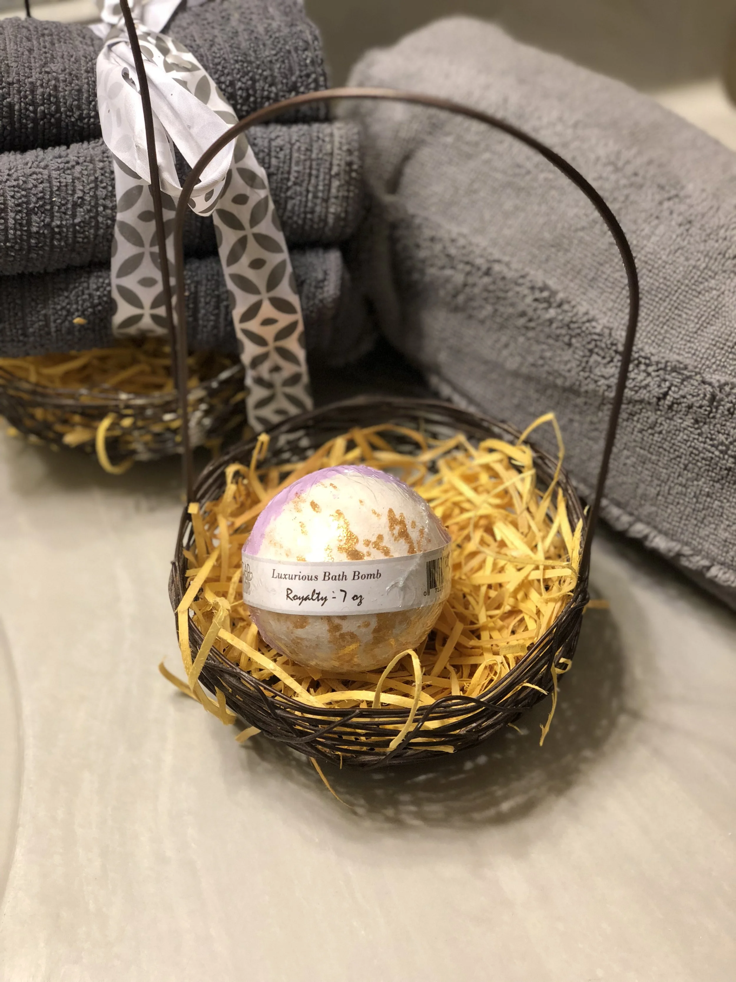 The Royalty bath bomb