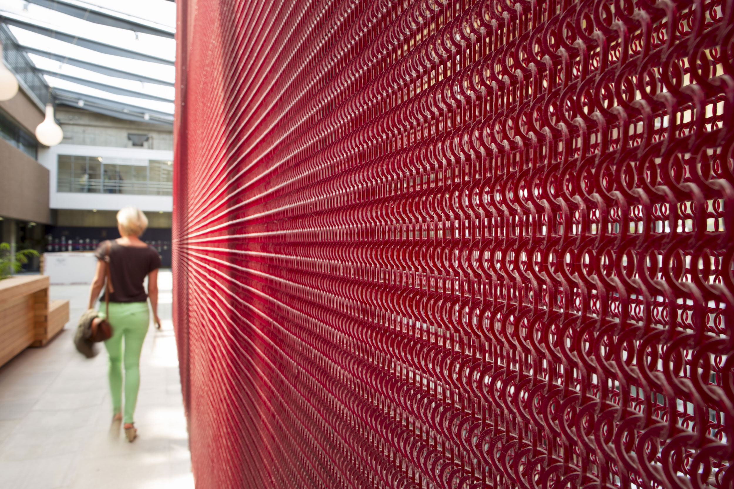 Advanced Textiles Source: Kaynemaile™ architectural mesh, from “Lord of the Rings” set designer Kayne Horsham...
