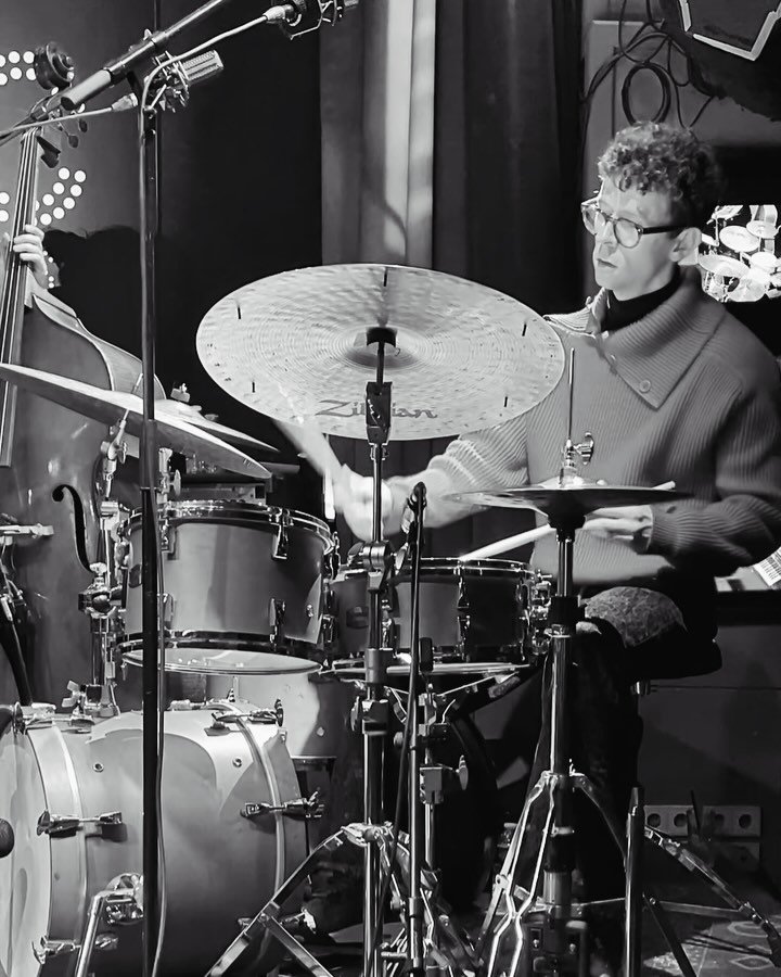 road life this past couple weeks 🧀🍷🚗

#drums #jazzdrums #drumming #jazzdrumming #drummer #jazzdrummer #jazzmusic #jazzmusician #parisjazzclub #zildjiancymbals #sonordrums #vicfirthsticks