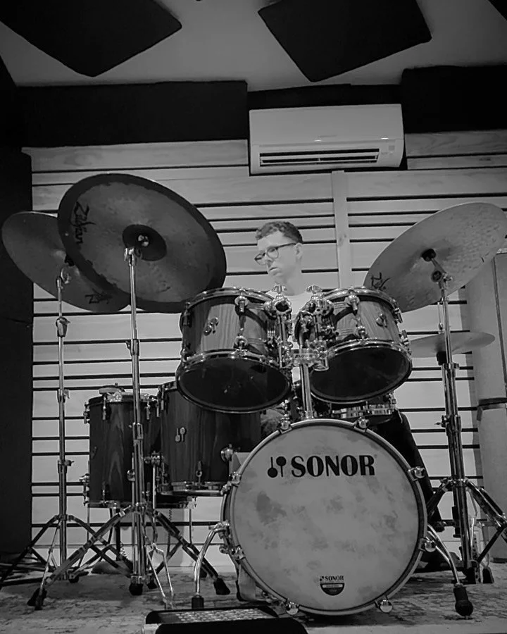 9am soundcheck 🧘&zwj;♂️

final time playing these beautiful drums for @allanbezama new record&hellip; infinite thanks to @dr.tyshawnsorey_official for helping me with these drums when i arrived in nyc 3 years ago and for looking out for me ever sinc
