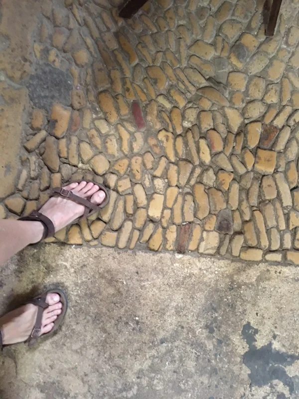 cliocheFloor.jpg