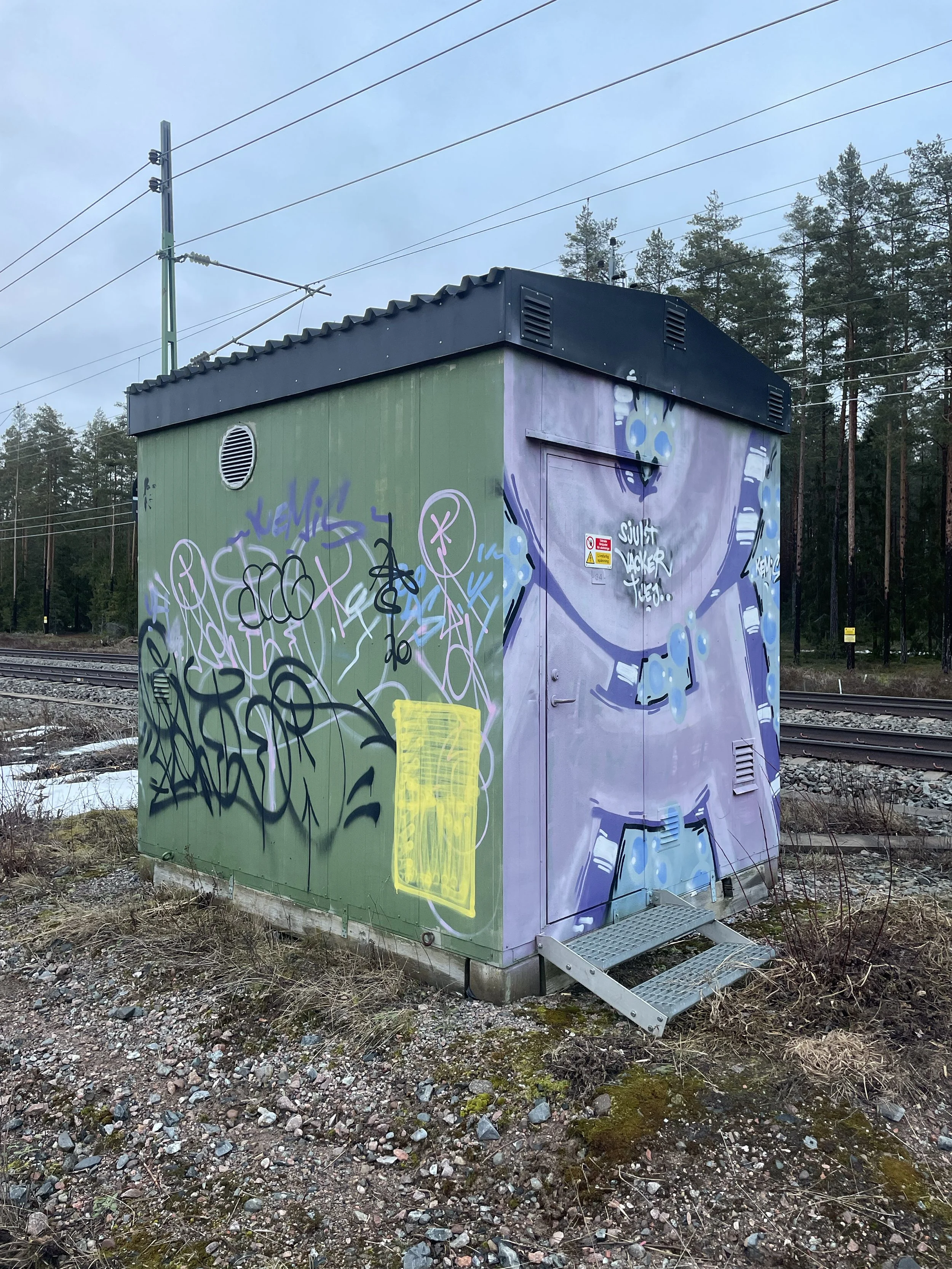 spår (in public spaces)