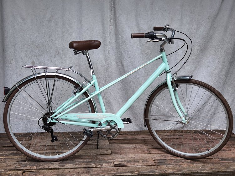 Womens Bike Schwinn Admiral Bicycles Schwinn Admiral Hybrid Bike, 7-Speeds, 700c Wheels Womens Bike Schwinn Admiral Bicycles Schwinn Admiral Hybrid Bike, 7-Speeds, 700c Wheels