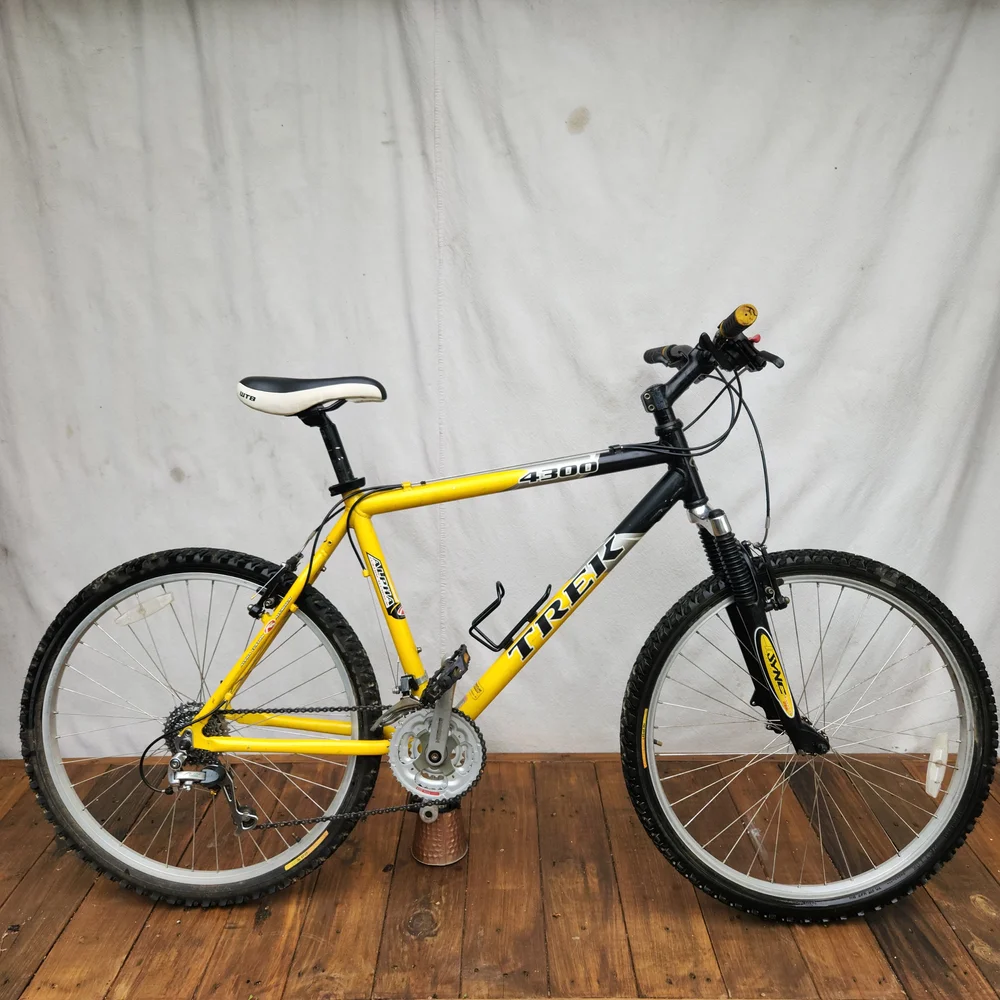 bicycle air pump electric Onemile E-bike Manual Pump Carbon Black Leather Backpack and a memory function small gift Model:BWSUAR80130C56