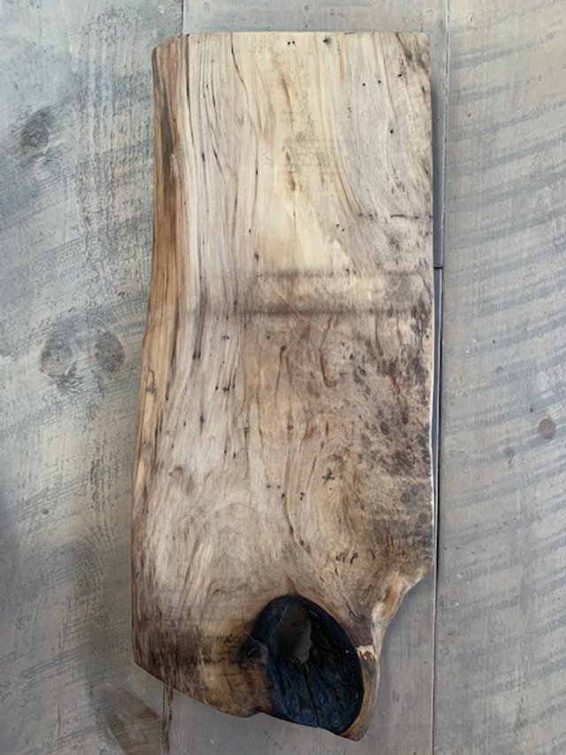 Tuckahoes Hardwood Charcuterie board with handle, Live edge – Jenkins  Jellies