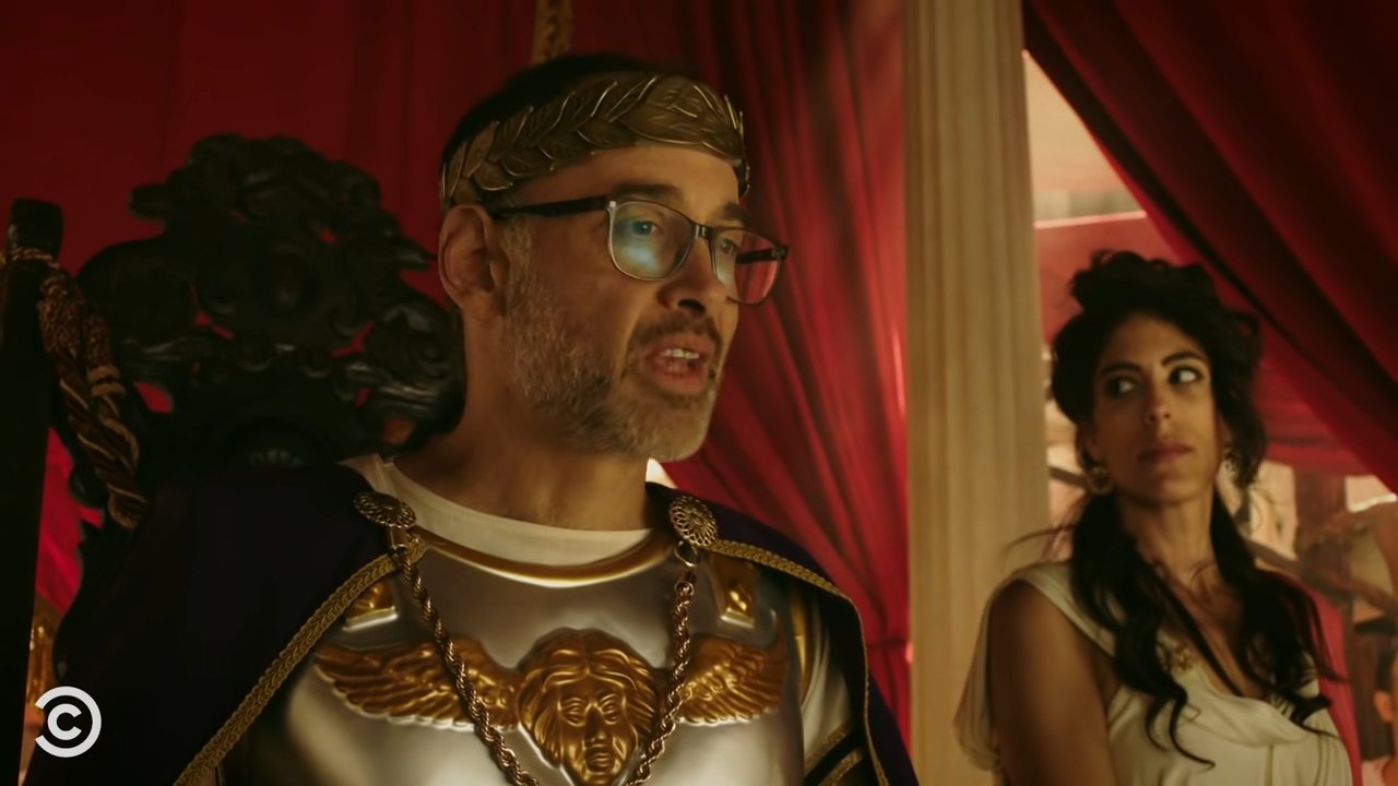 VideoScreenshot--YouTube-CleopatrasLittleSistervsTheWorldfeatAubreyPlazaandDavidWain-DrunkHistory-8’59”.jpg