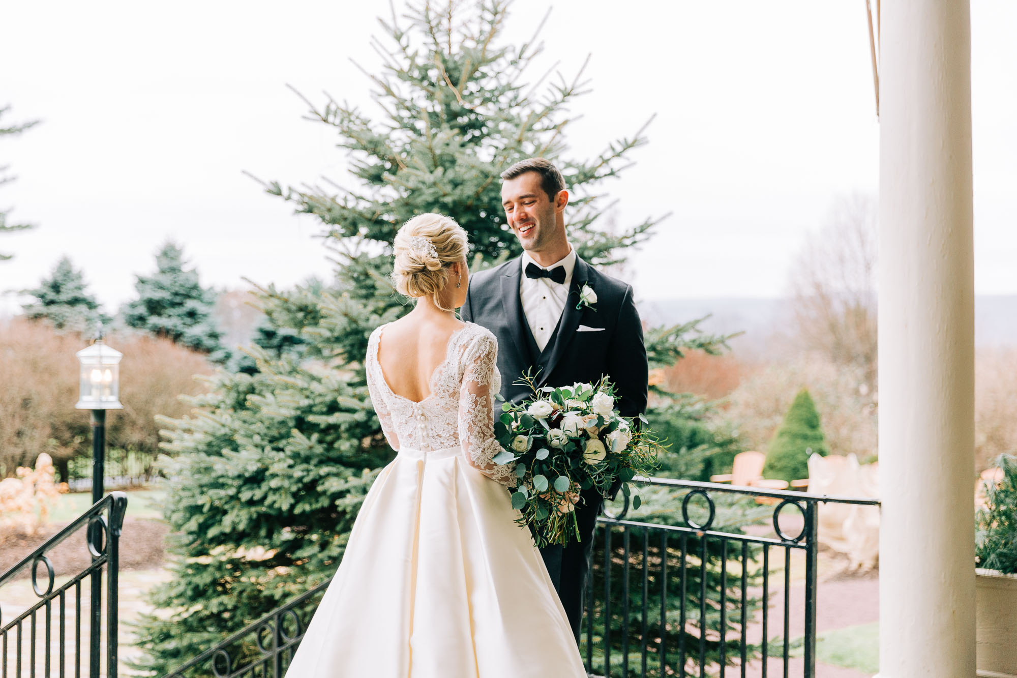 skytop-lodge-pocono-winter-wedding-2866.jpg