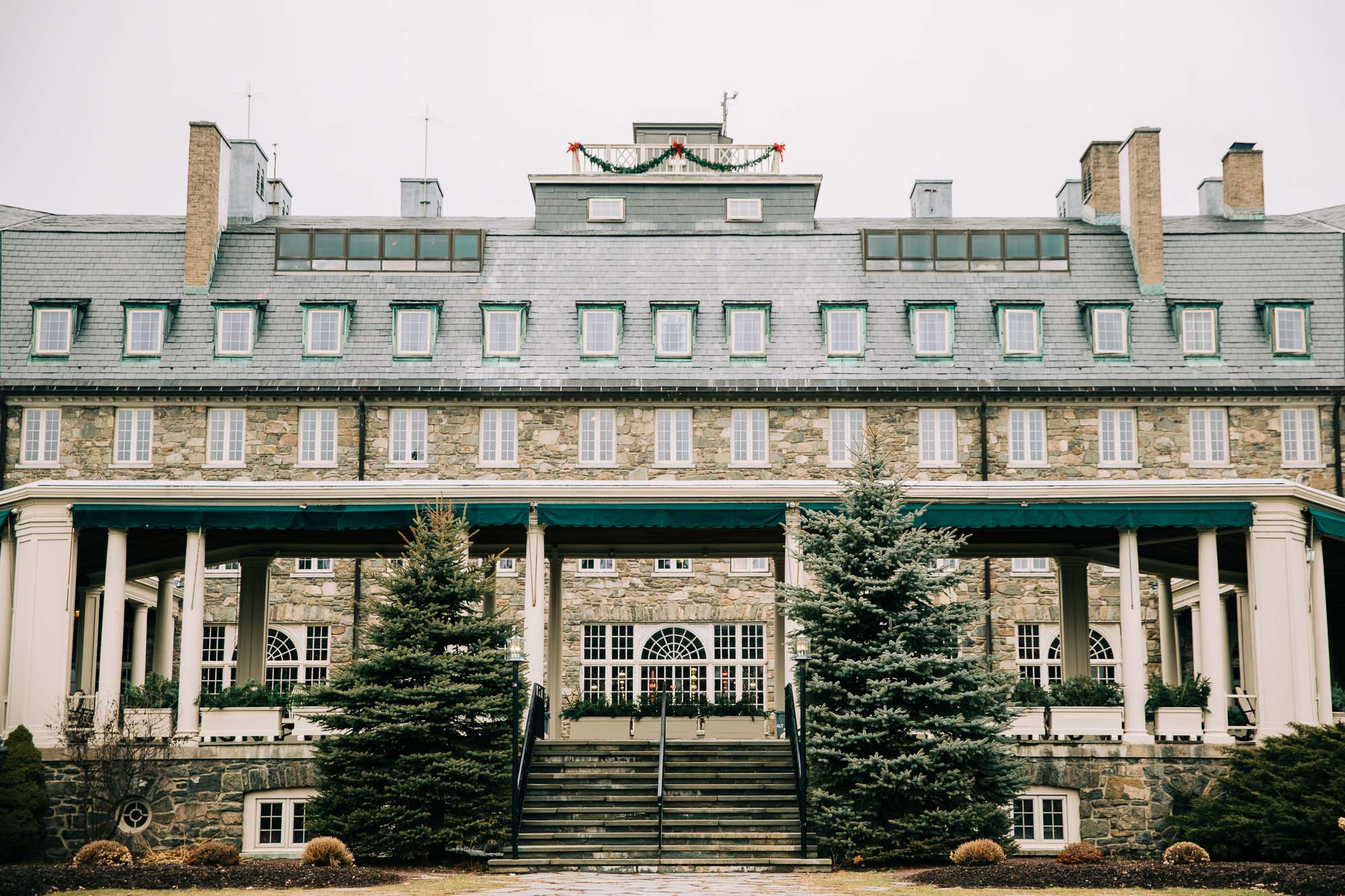 skytop-lodge-pocono-winter-wedding-7935.jpg