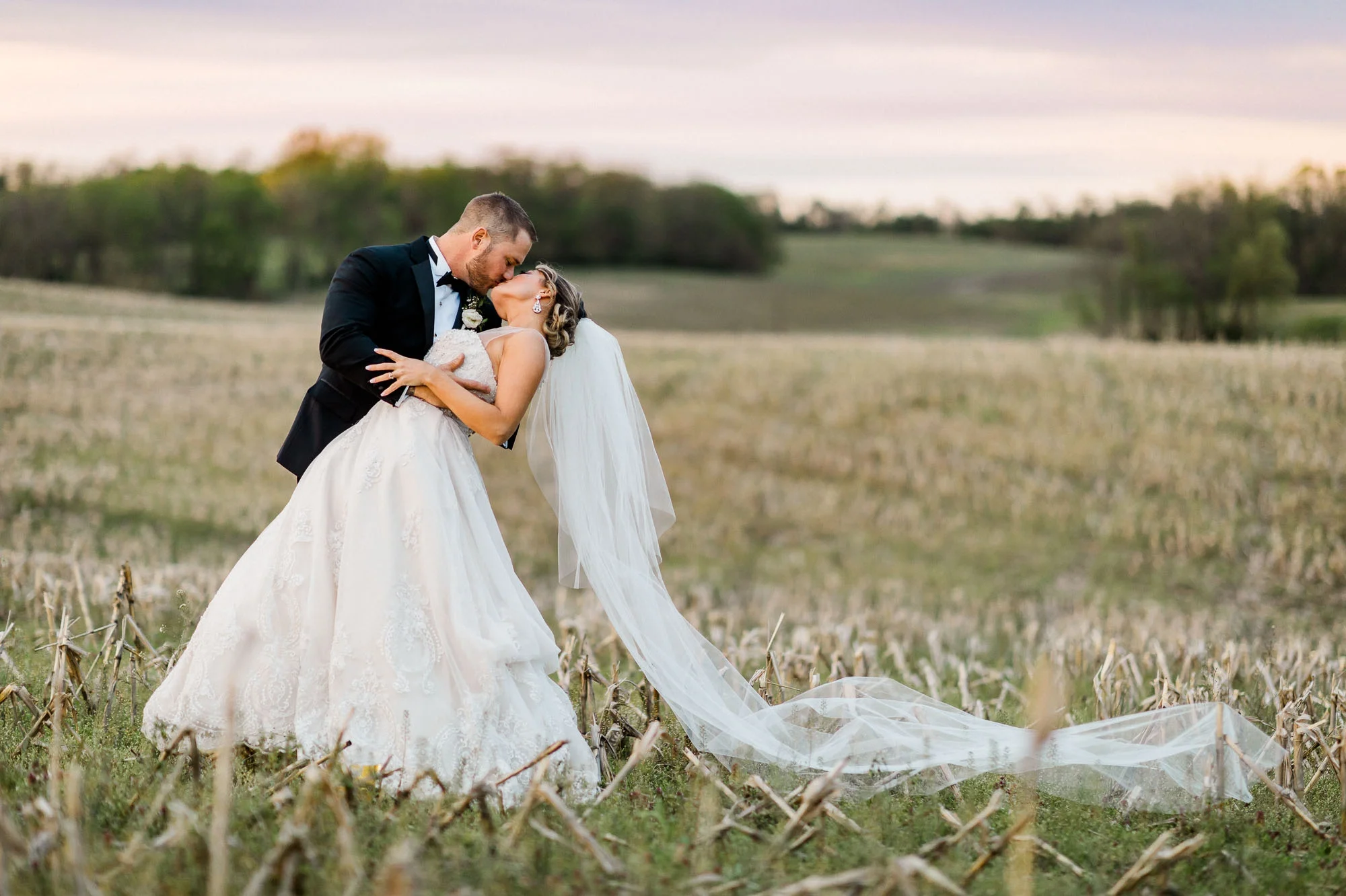 linwood-estate-romantic-spring-wedding 31.jpg