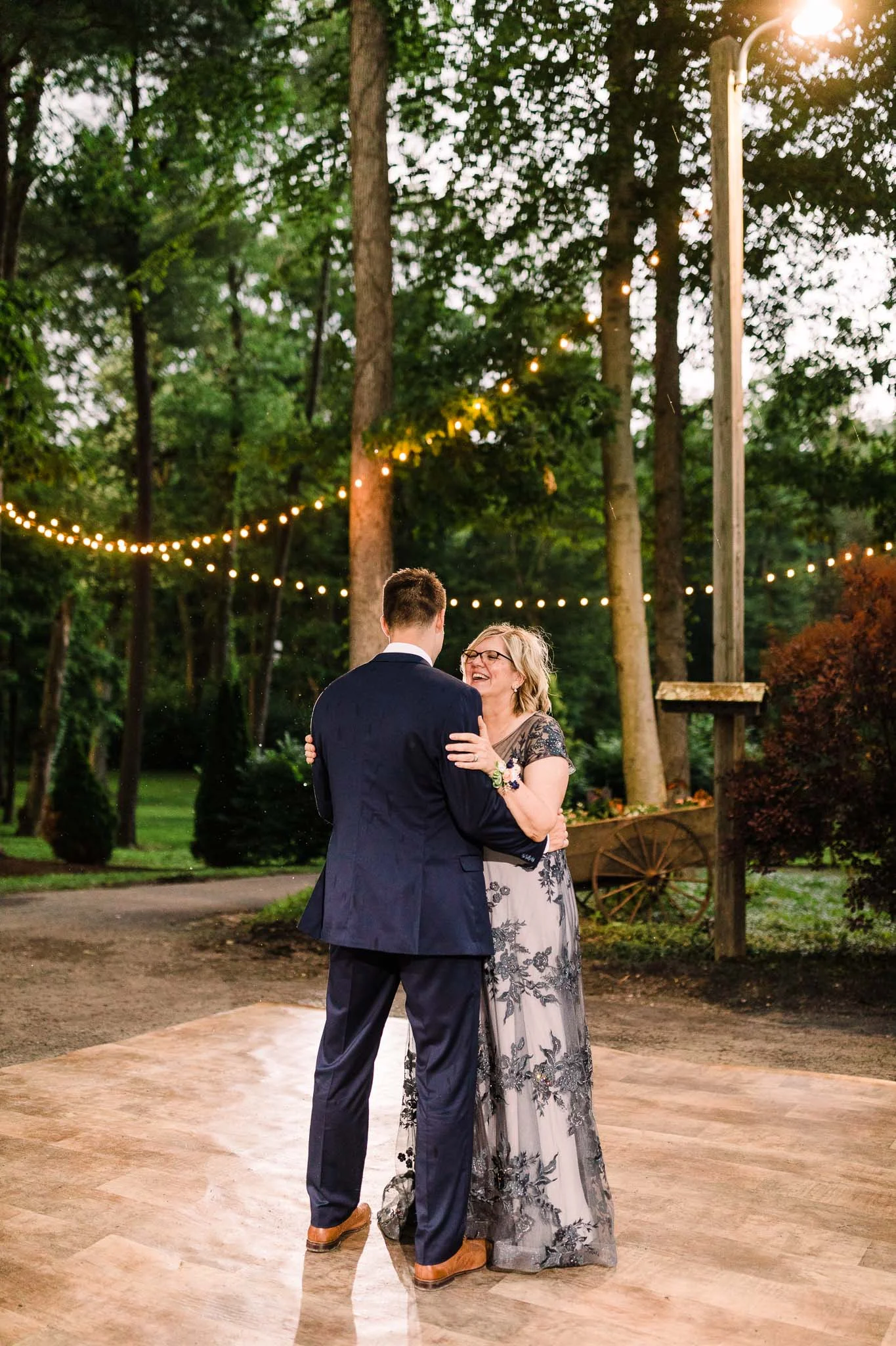 June-backyard-wedding-9060.jpg