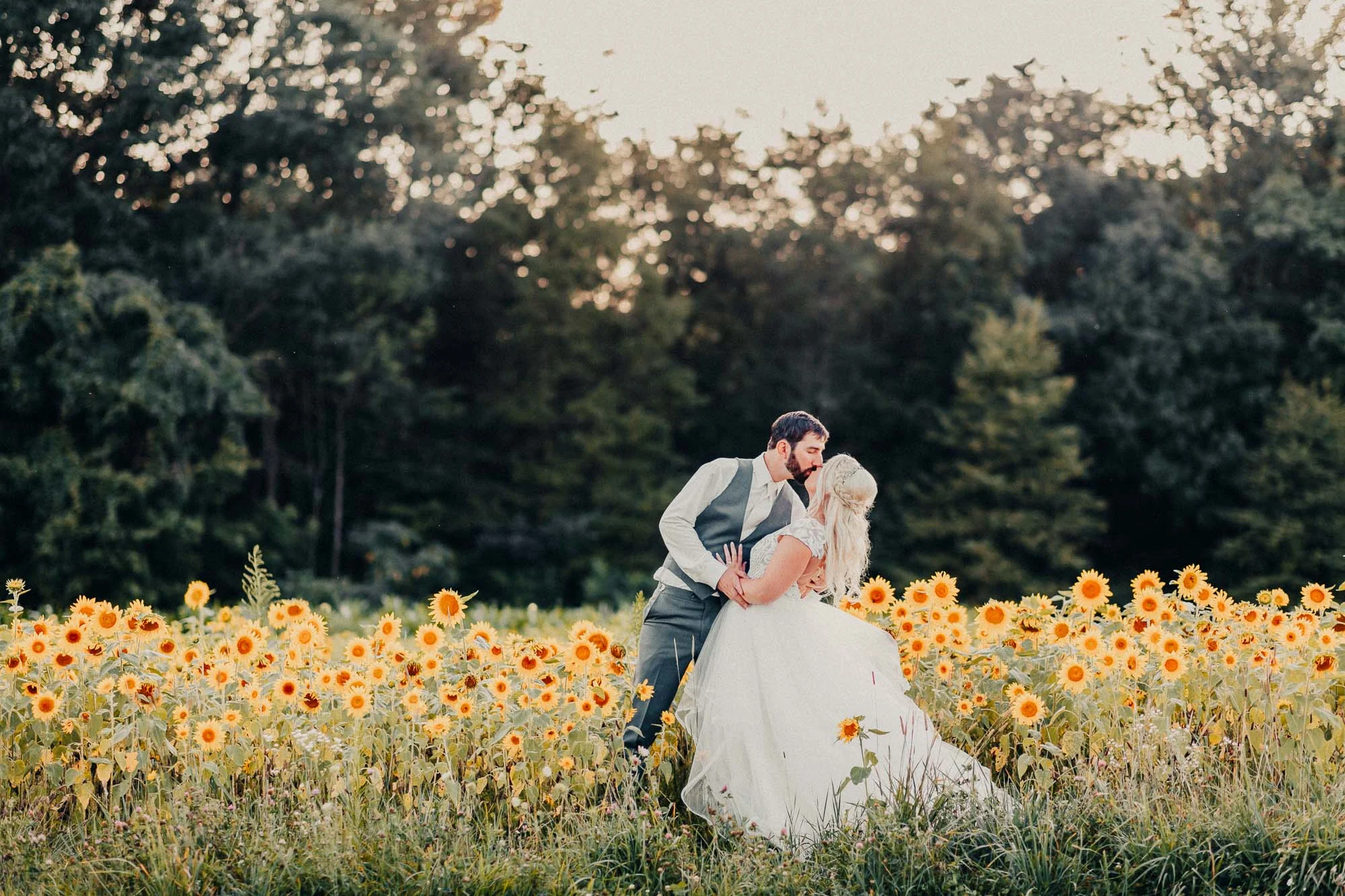 barn-at-glistening-pond-august-wedding-0922.jpg