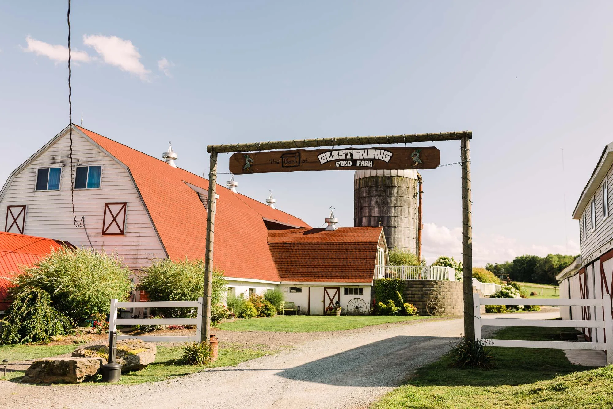 barn-at-glistening-pond-august-wedding-3395.jpg