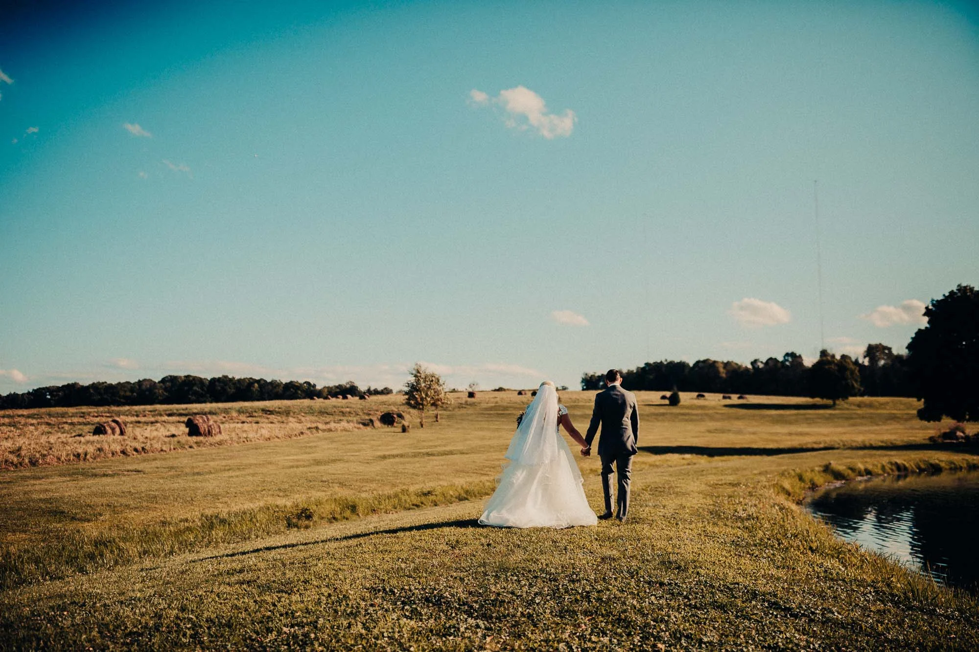 barn-at-glistening-pond-august-wedding-3582.jpg