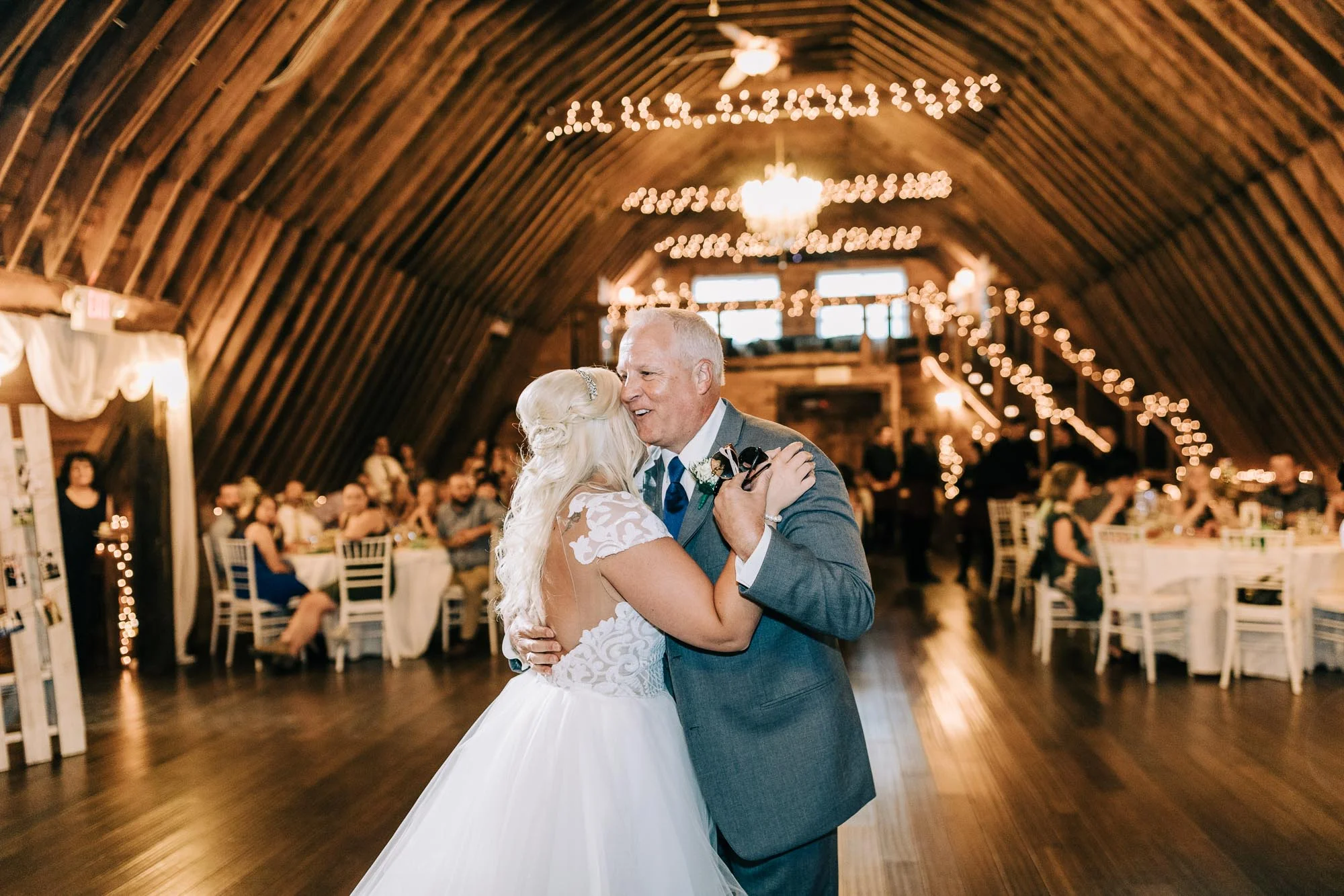 barn-at-glistening-pond-august-wedding-3954.jpg