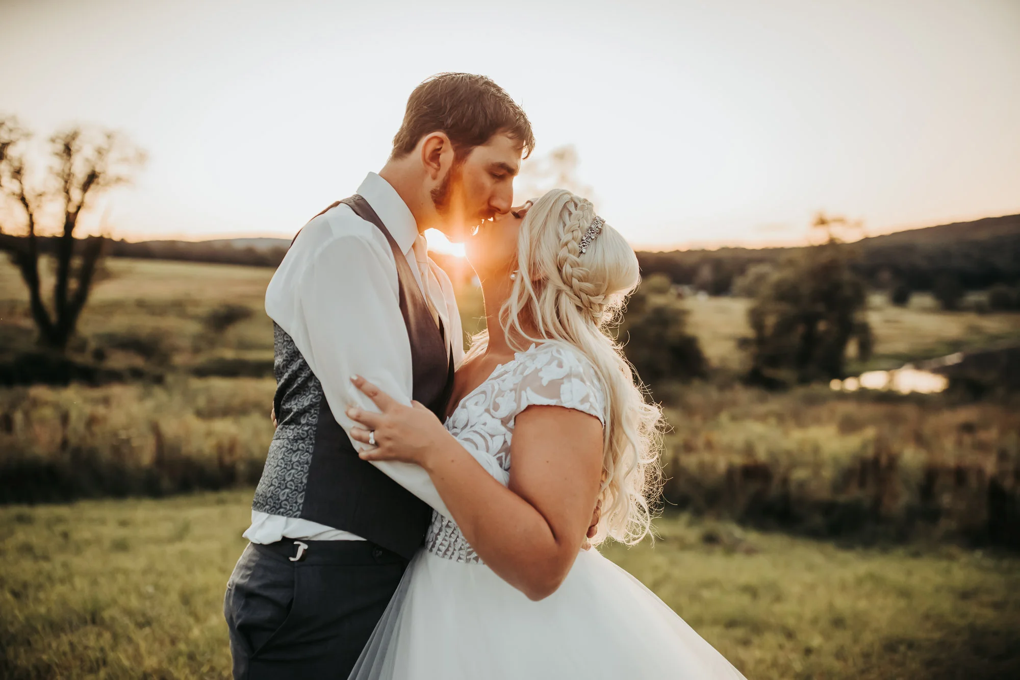 barn-at-glistening-pond-august-wedding-4032.jpg
