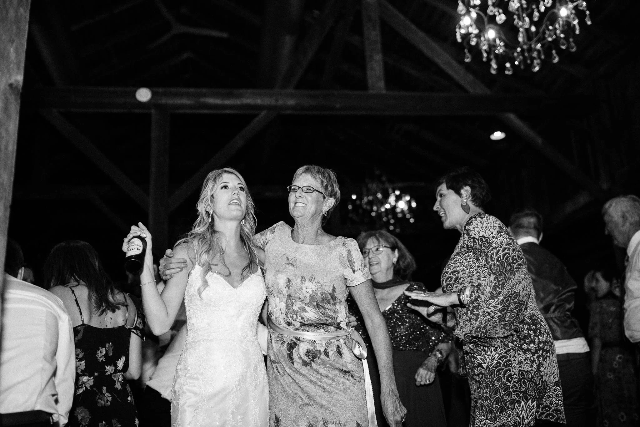 Frosty-Valley-September-Wedding-8925.jpg