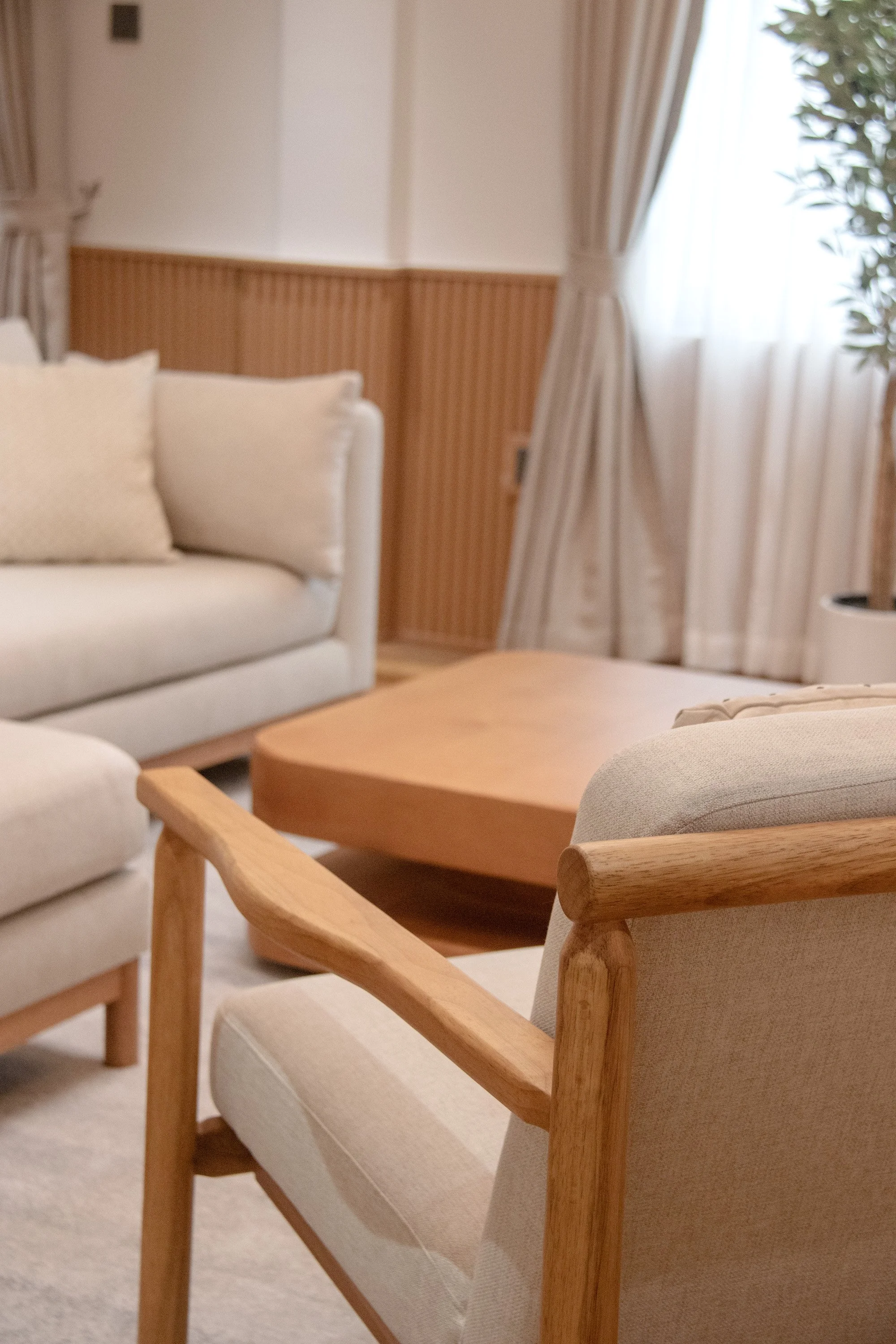 Manlayuwaddy Chair_Closeup3_Thazin Condo Residence_16'96 Concepts.jpg