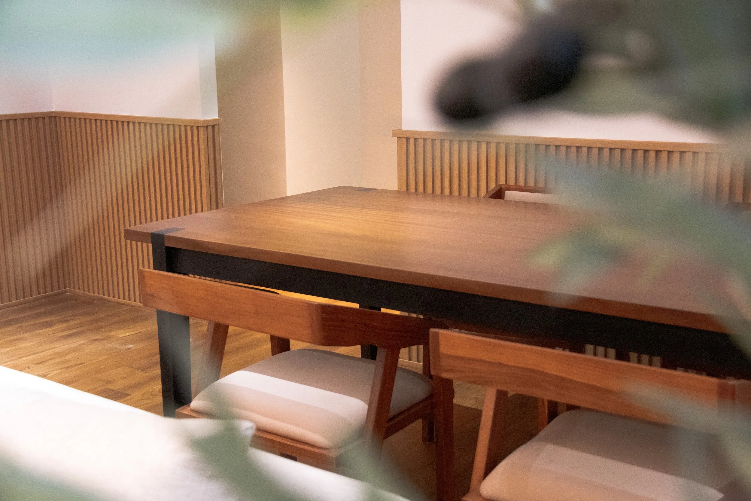 Khout Monte Table_Closeup_Thazin Condo Residence_16'96 Concepts.jpg