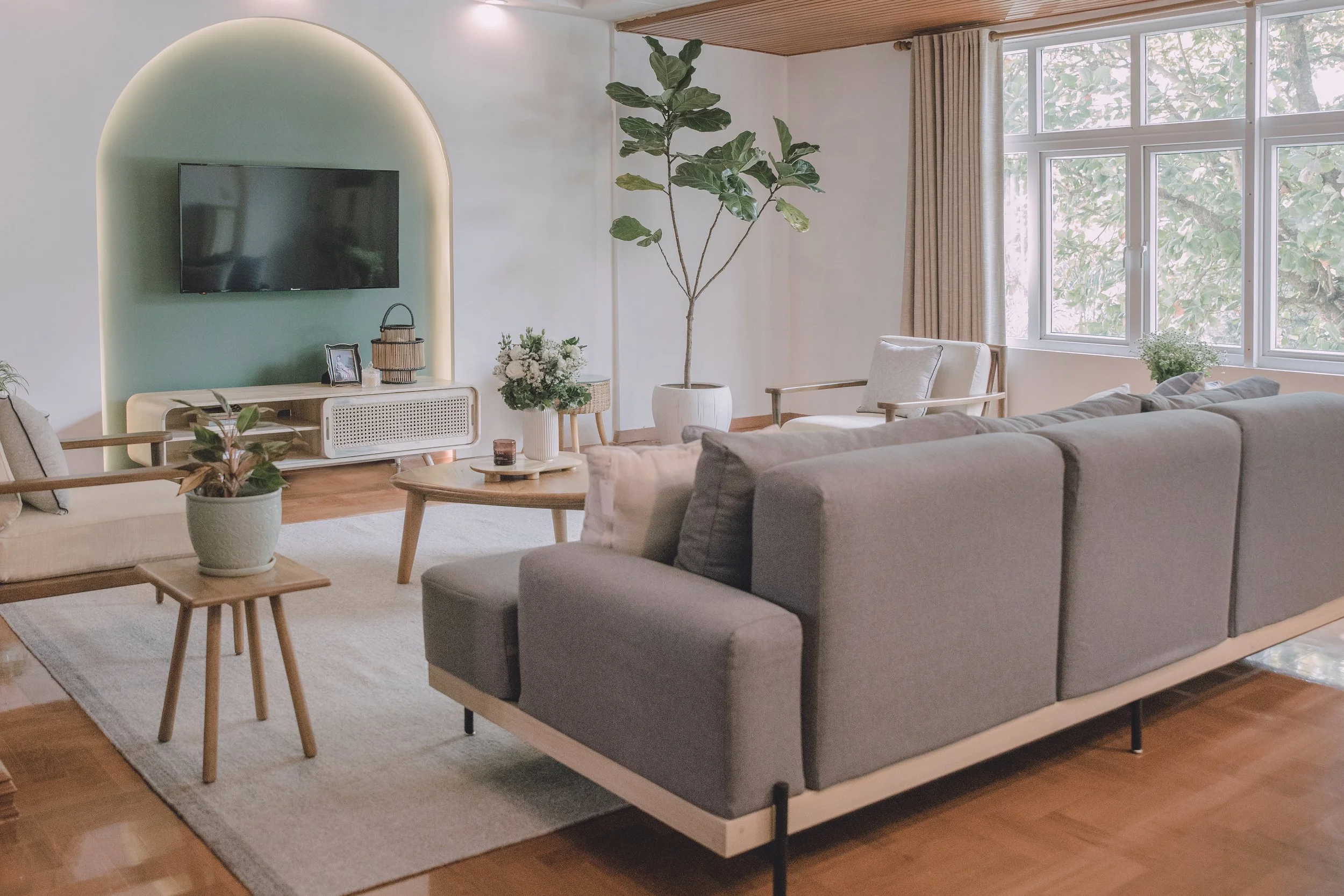 Revamp : Stacey's Sleek Style meets Uncompromising Comfort