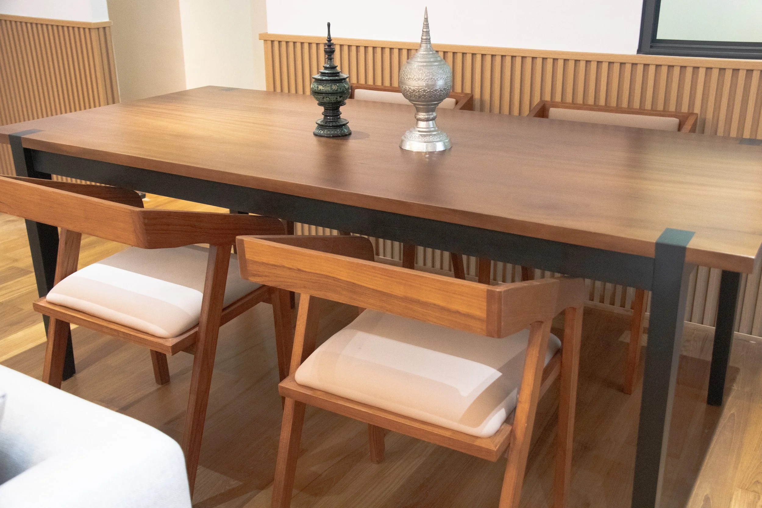 Khout Monte Table_Closeup2_Thazin Condo Residence_16'96 Concepts.jpg
